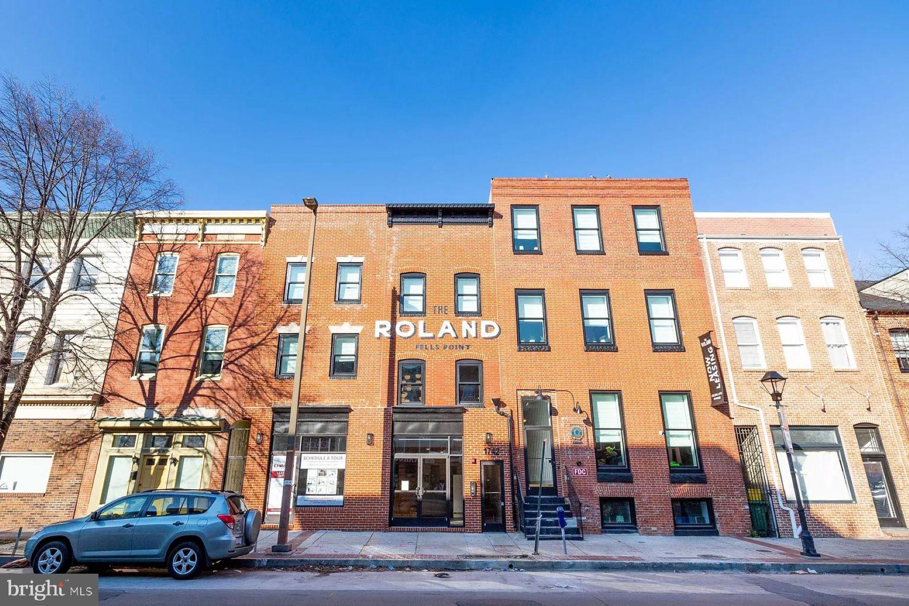 The Roland is under new ownership and new management, offering fully renovated apartments with
soaring ceilings, gourmet kitchens, custom closets, and designer finishes. Live steps from cobblestone streets, waterfront views, and fine dining. Your new chapter begins at The Roland where your dream apartment awaits.