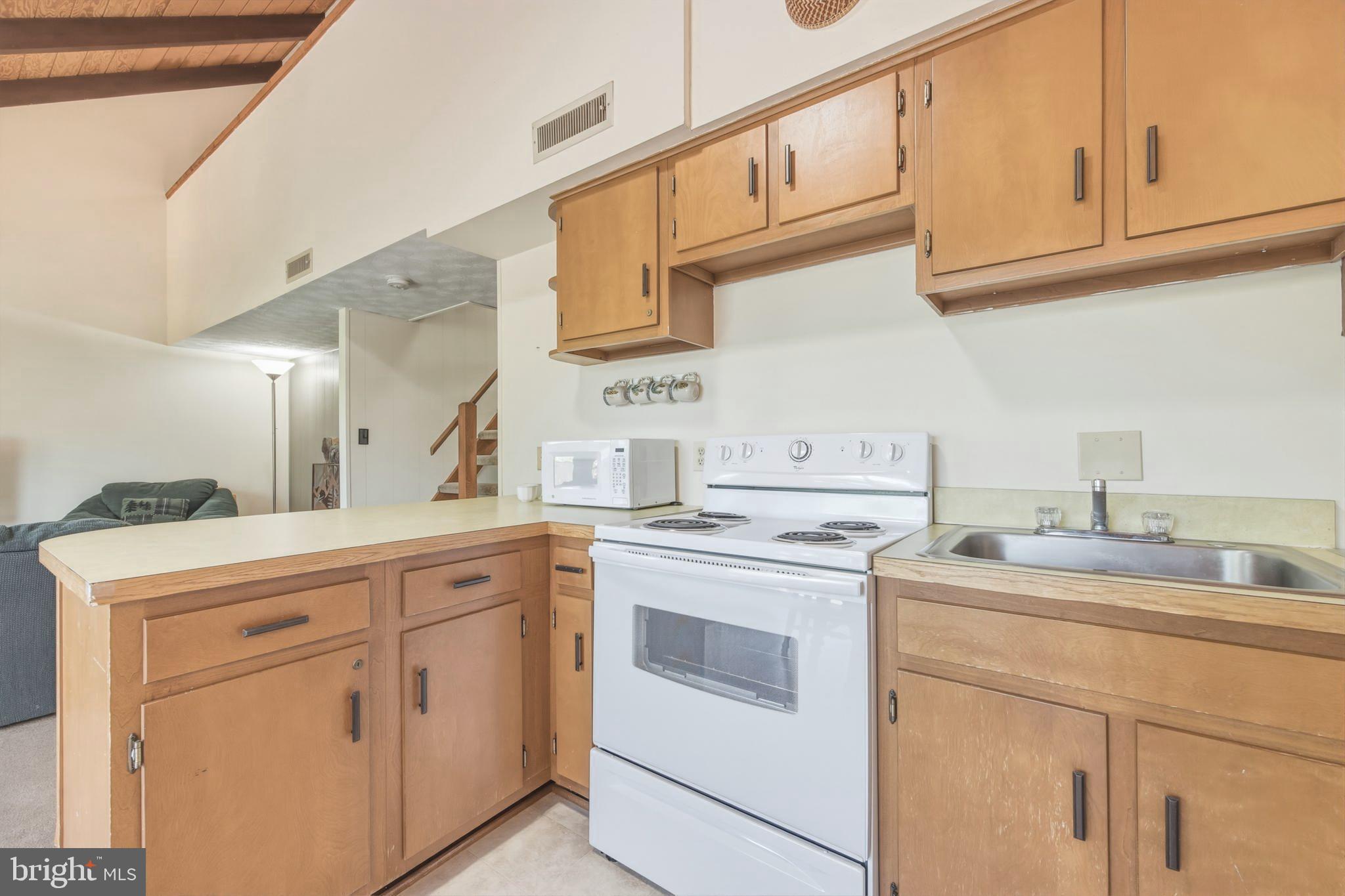 THE HILL CONDOS - Residential