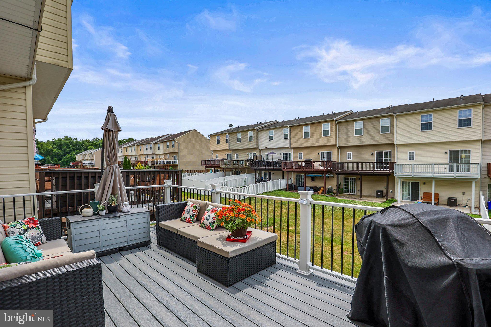 SALEM RUN TOWNHOMES - Residential