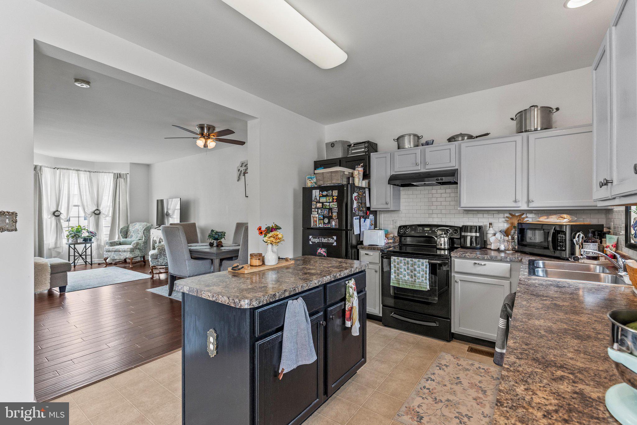 SALEM RUN TOWNHOMES - Residential
