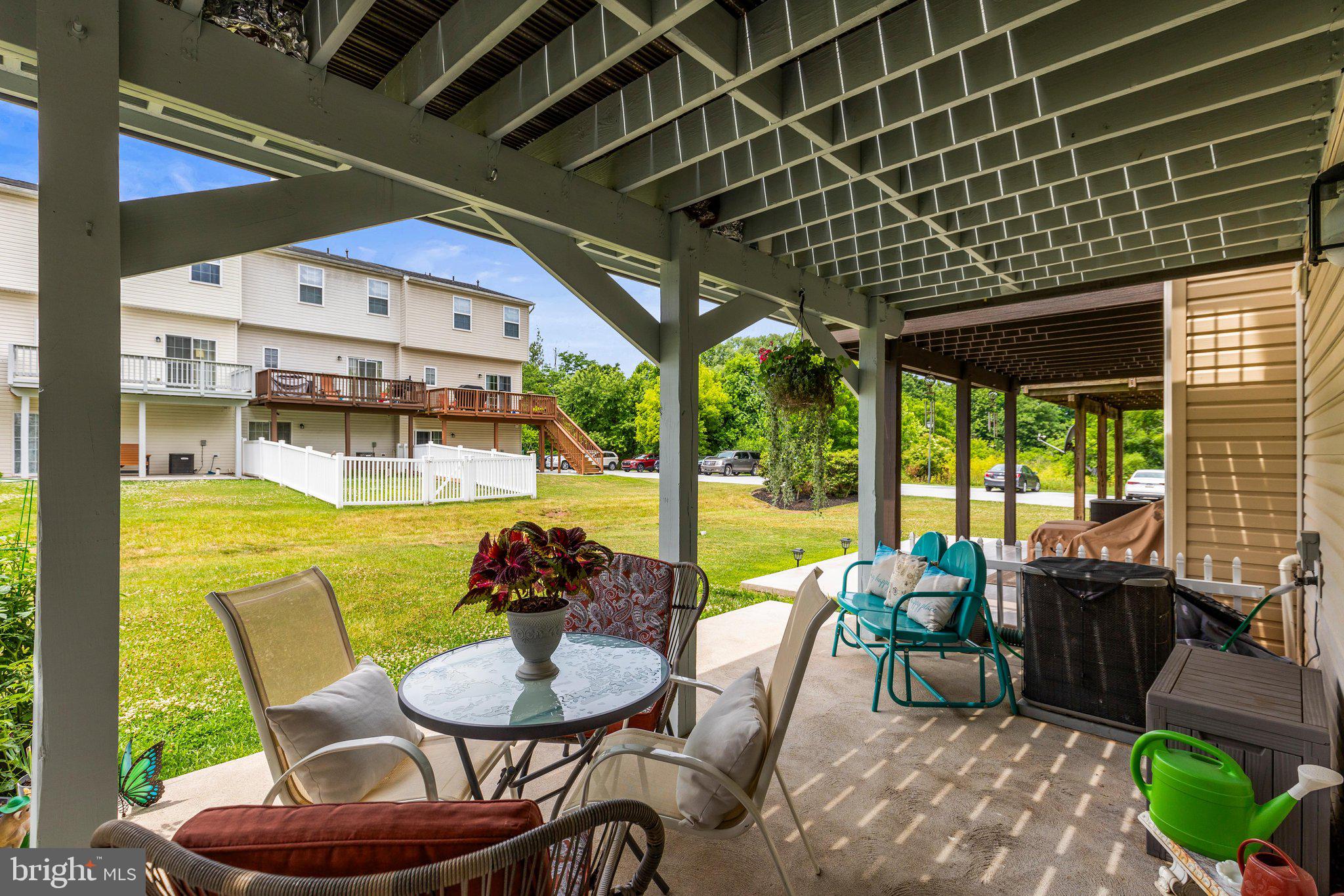 SALEM RUN TOWNHOMES - Residential