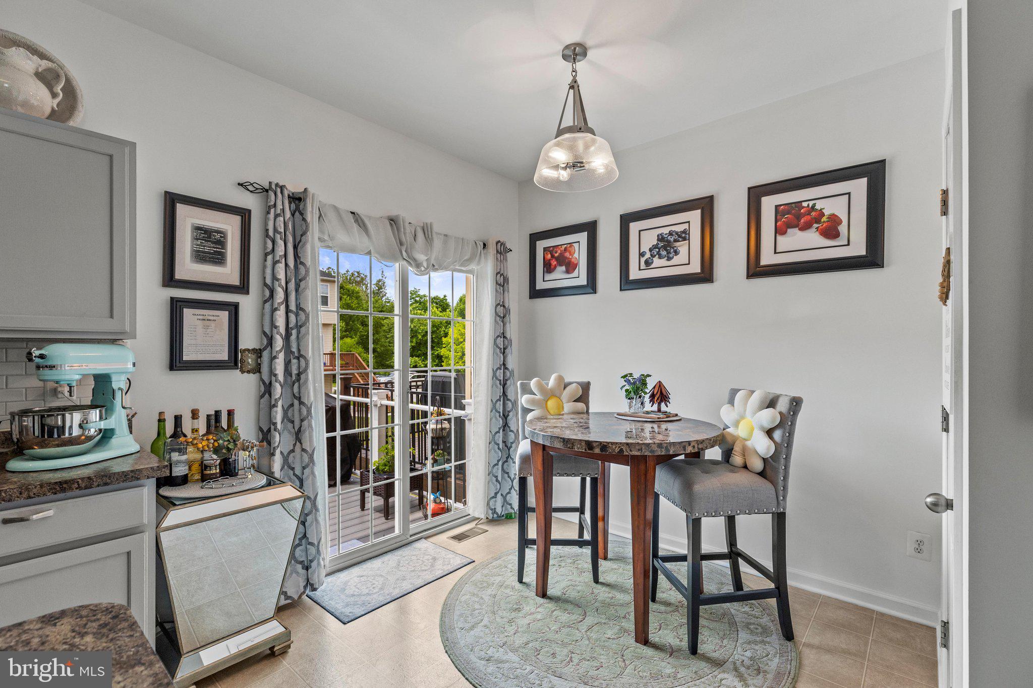 SALEM RUN TOWNHOMES - Residential