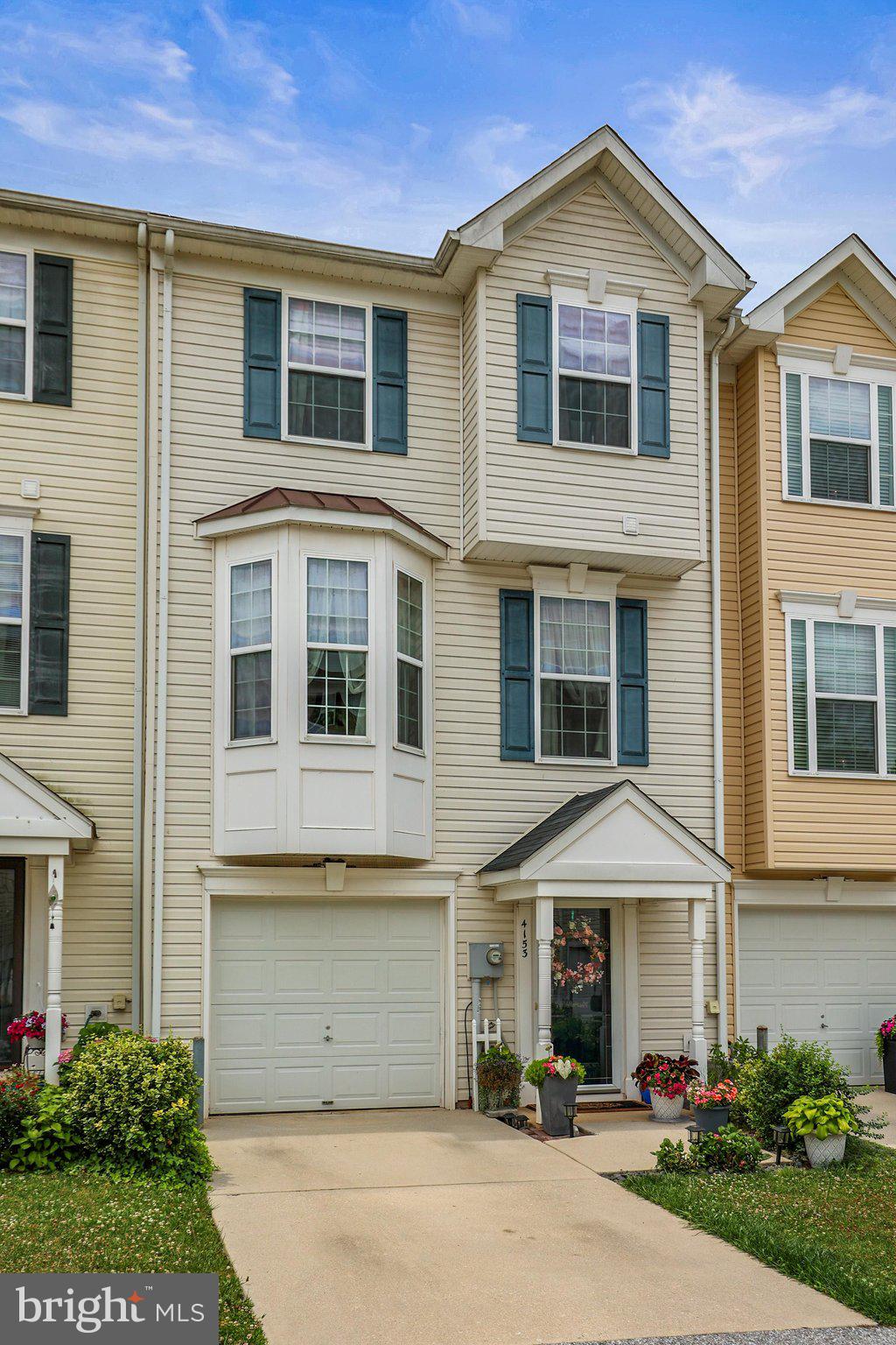 SALEM RUN TOWNHOMES - Residential