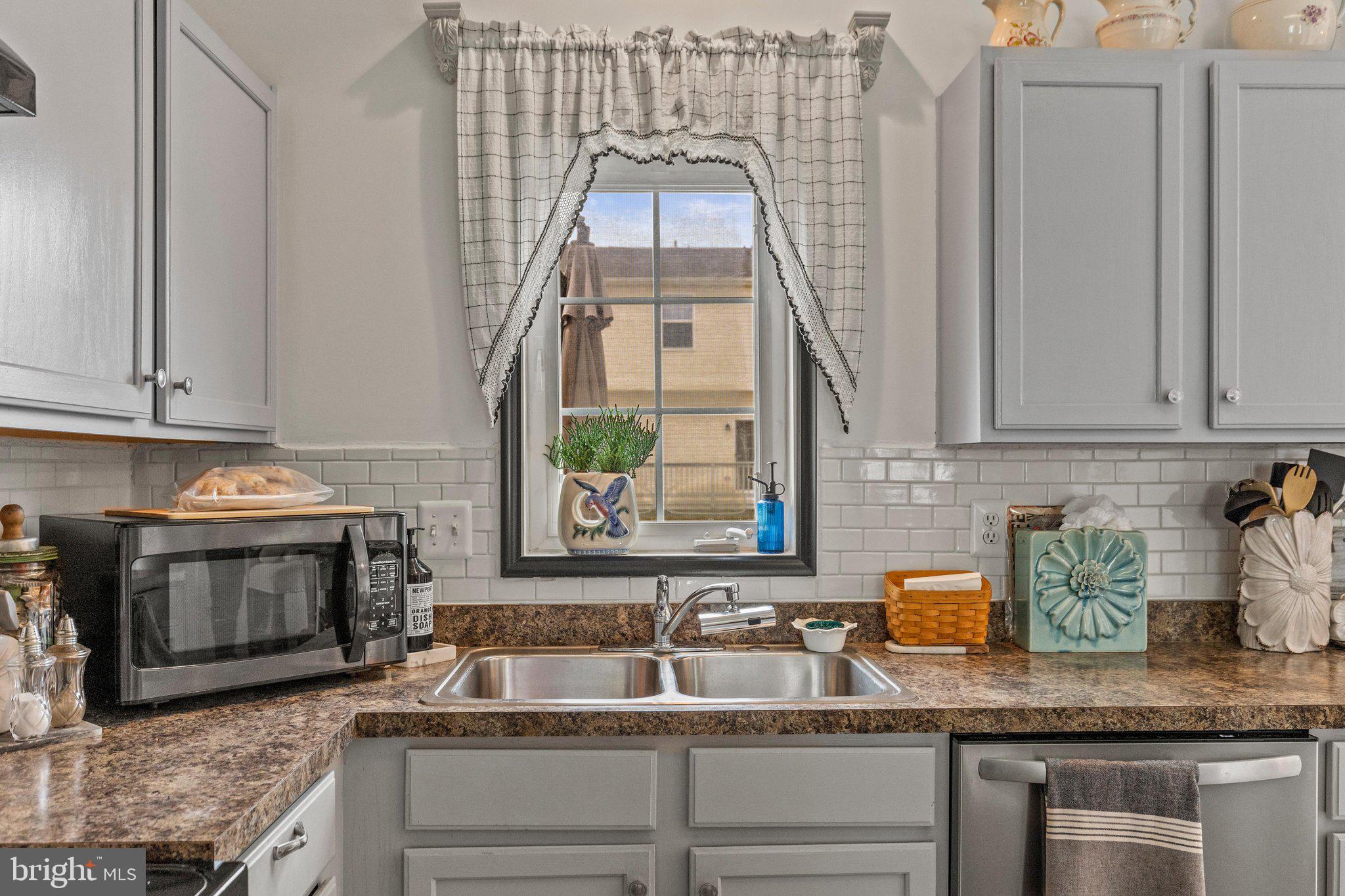 SALEM RUN TOWNHOMES - Residential