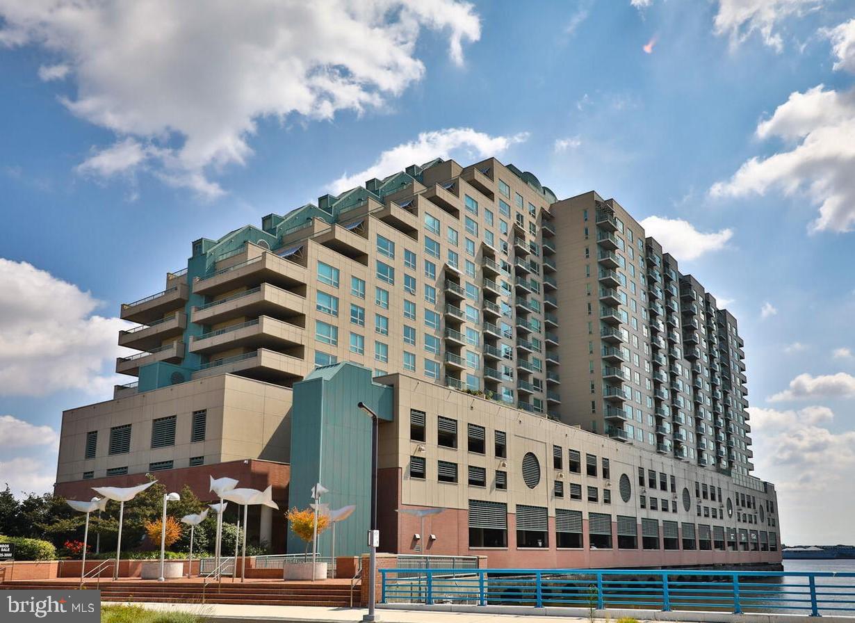 DOCKSIDE CONDOMINIUM - Residential