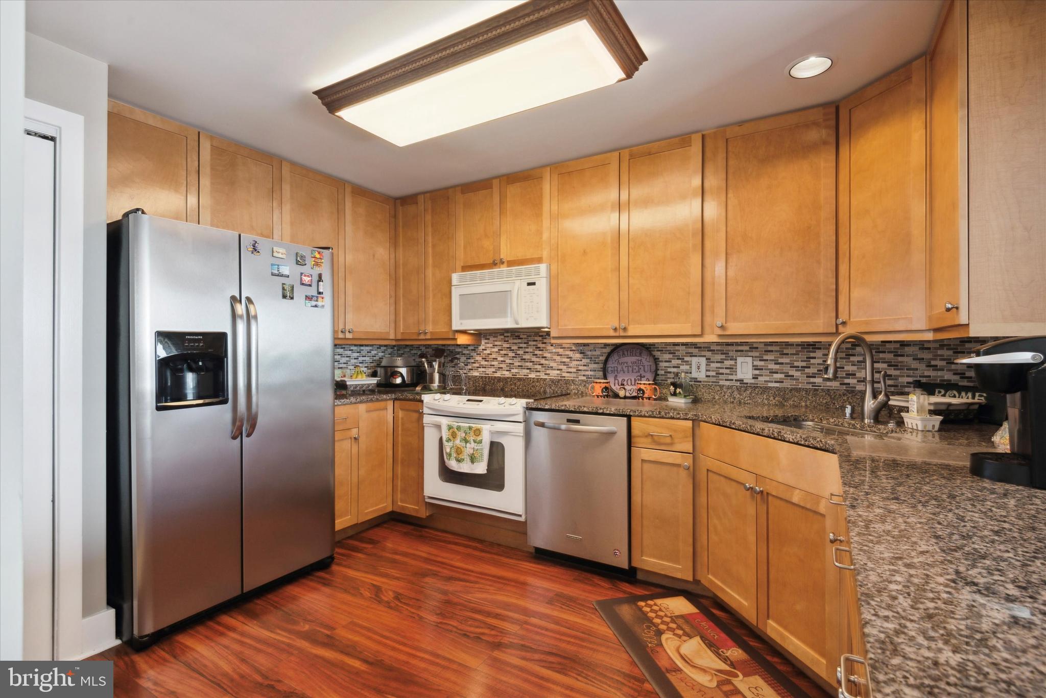 DOCKSIDE CONDOMINIUM - Residential