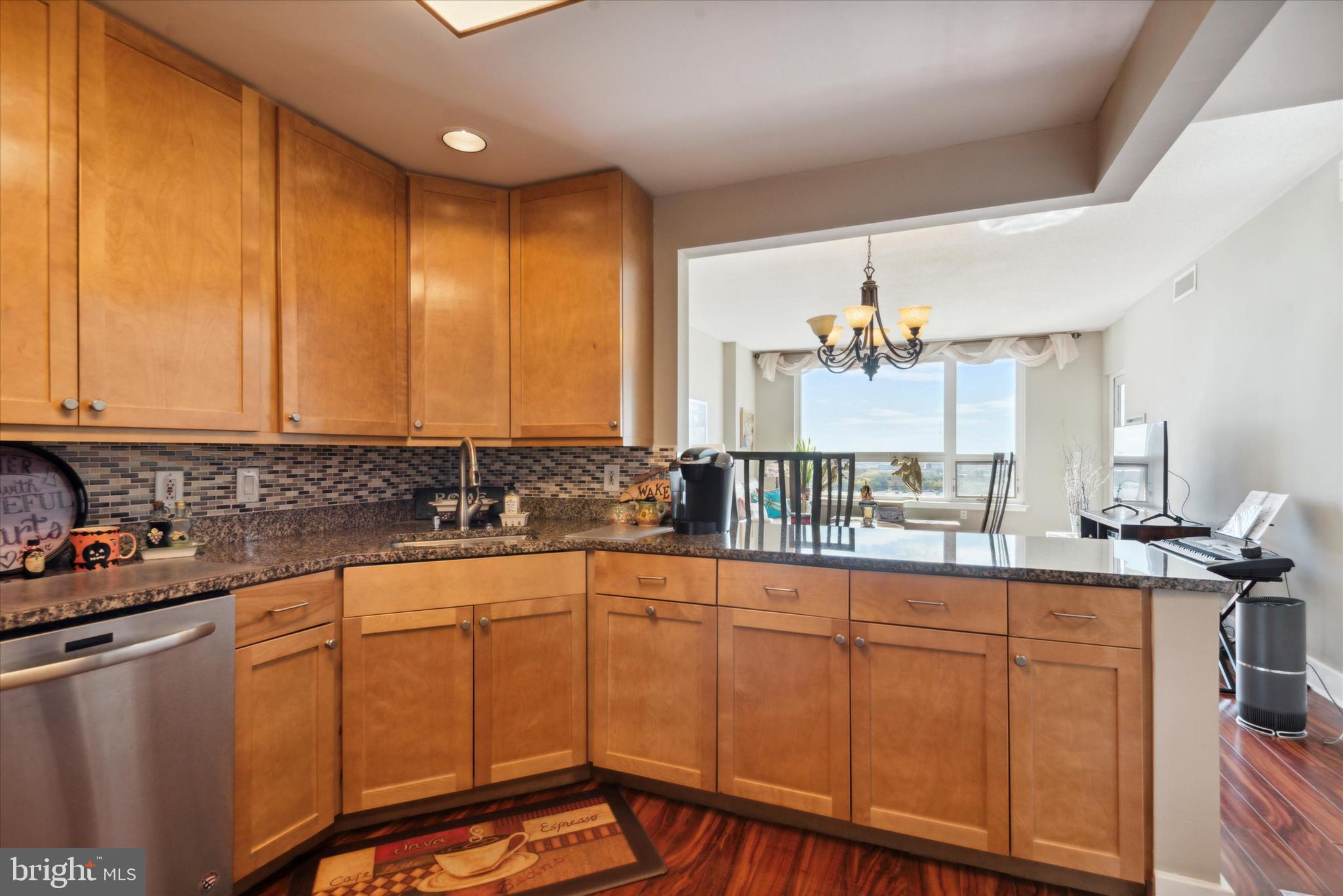 DOCKSIDE CONDOMINIUM - Residential