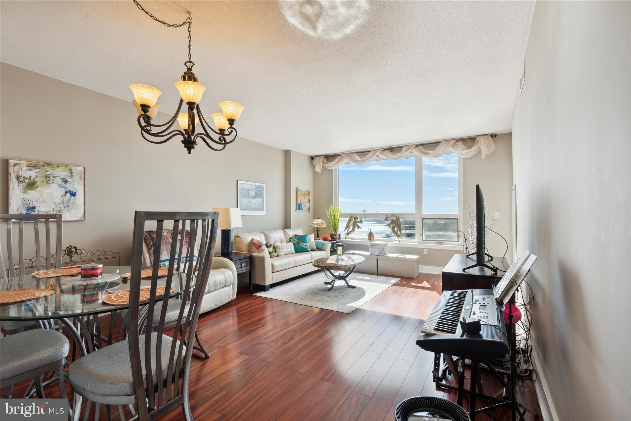DOCKSIDE CONDOMINIUM - Residential