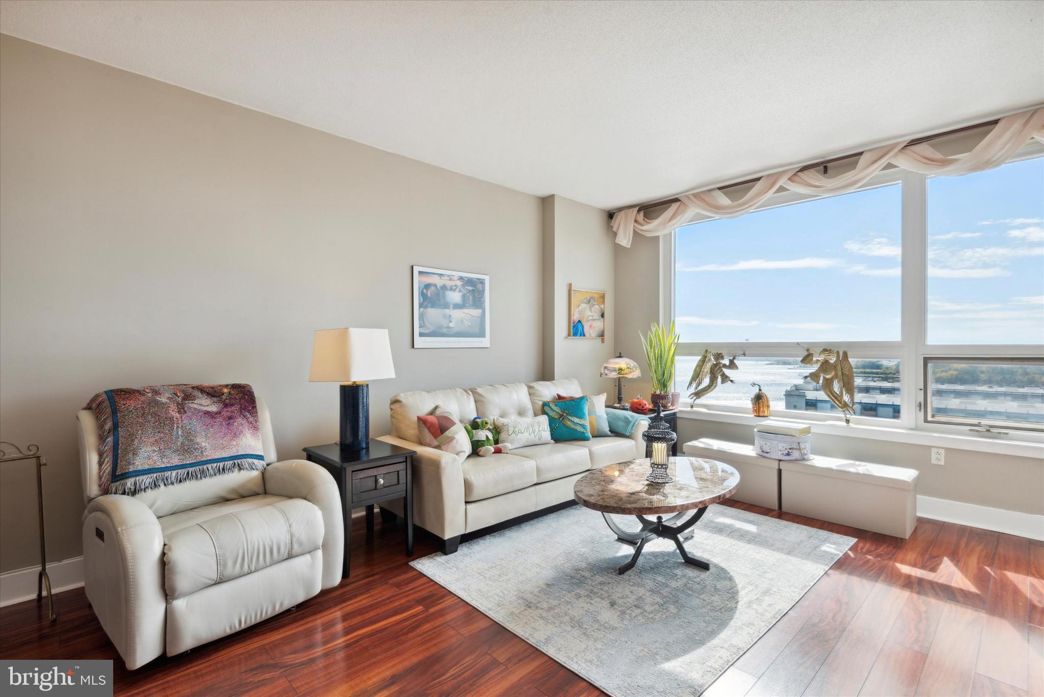 DOCKSIDE CONDOMINIUM - Residential
