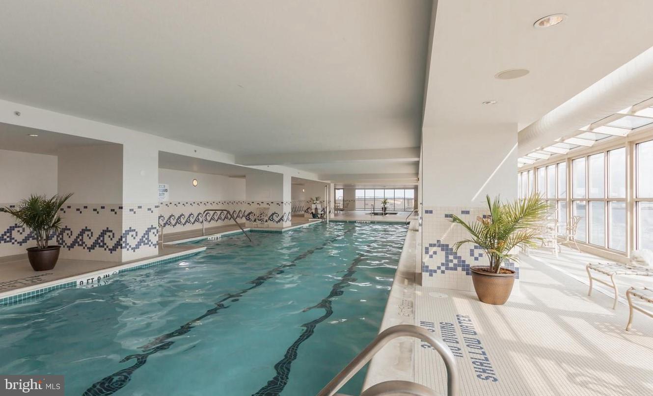 DOCKSIDE CONDOMINIUM - Residential