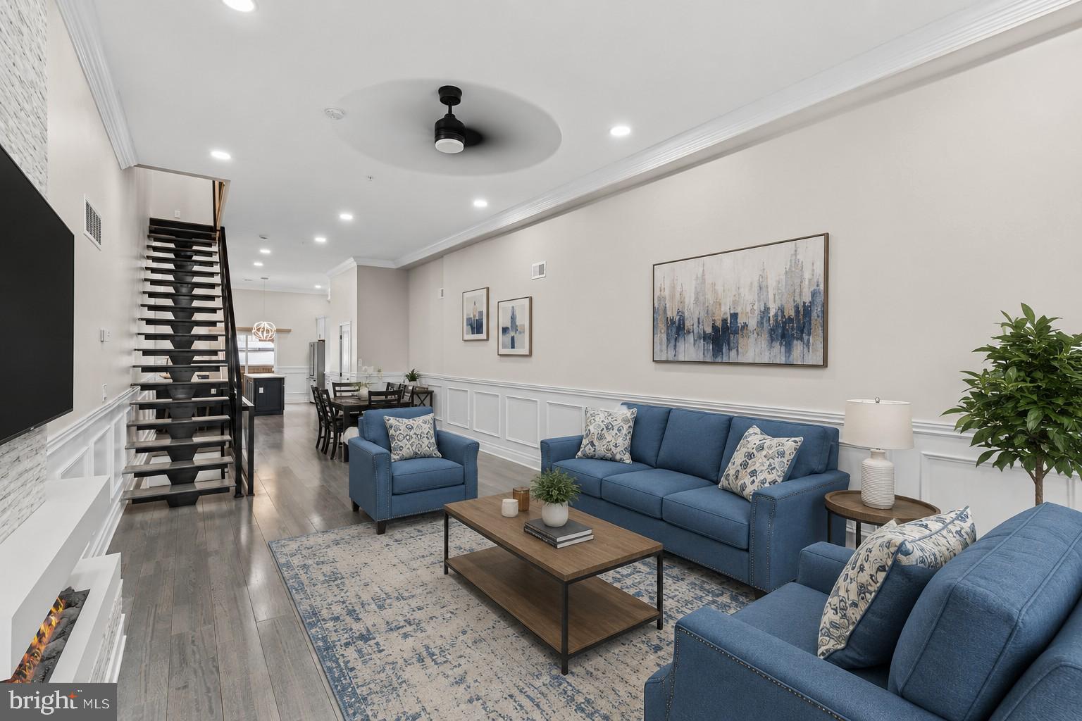 QUEEN VILLAGE - Residential