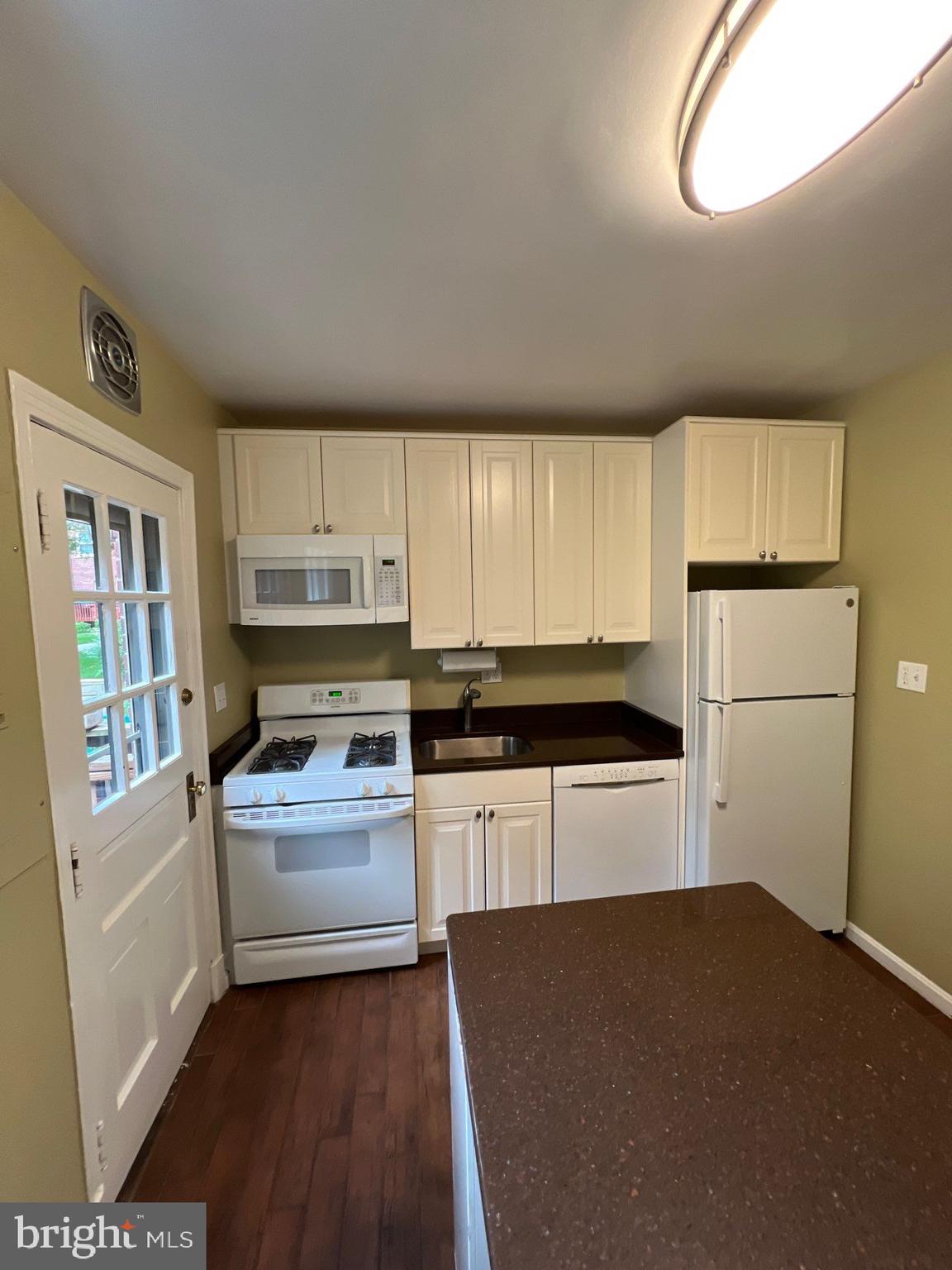 ARLINGTON VILLAGE - Residential Lease