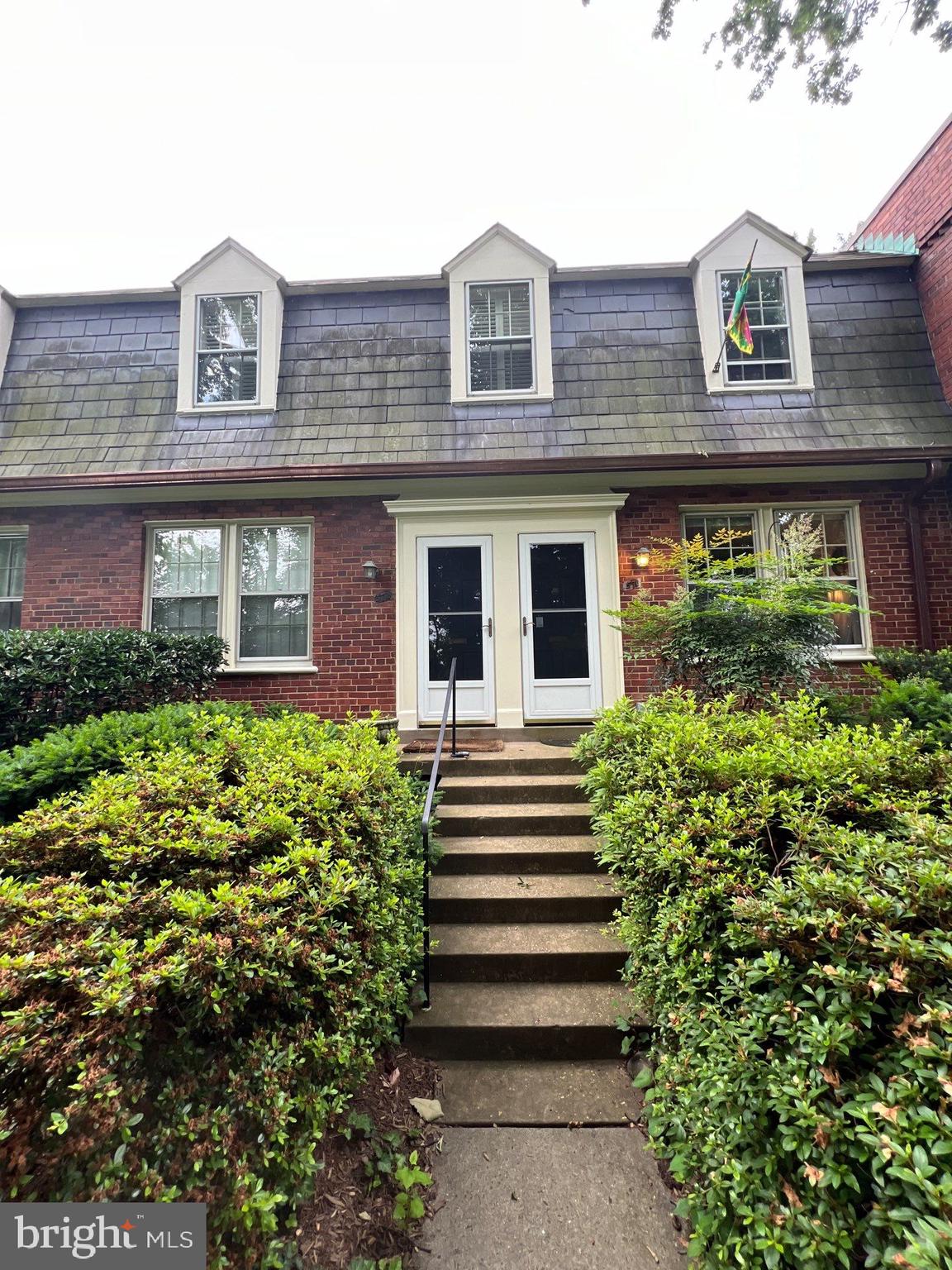 ARLINGTON VILLAGE - Residential Lease