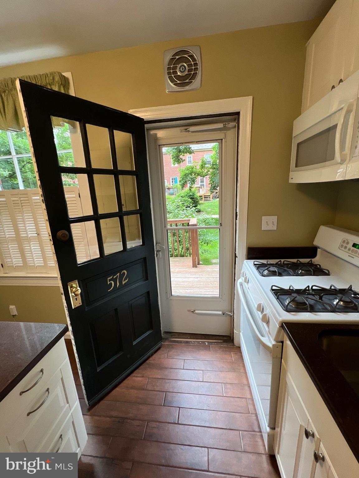 ARLINGTON VILLAGE - Residential Lease