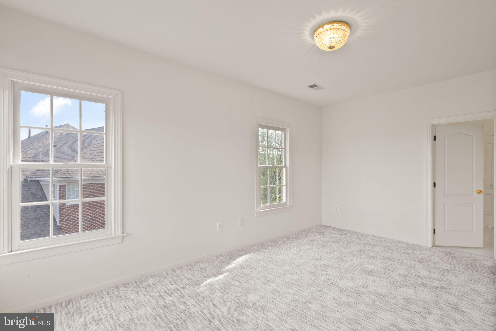 RIVER CREEK - Residential