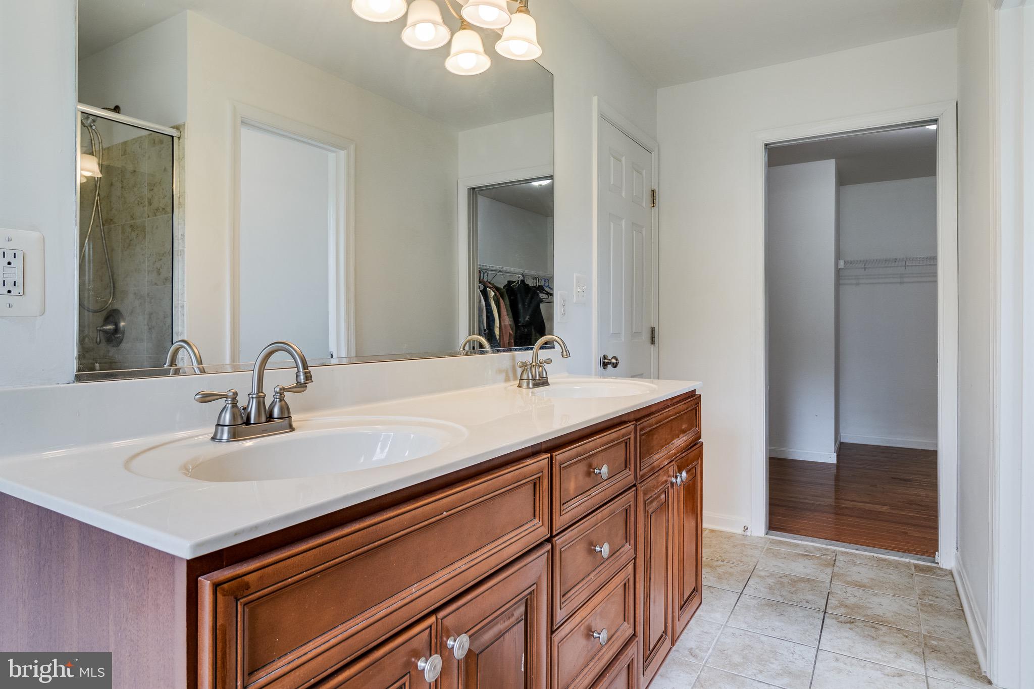 BROOK HOLLAND ESTATES - Residential