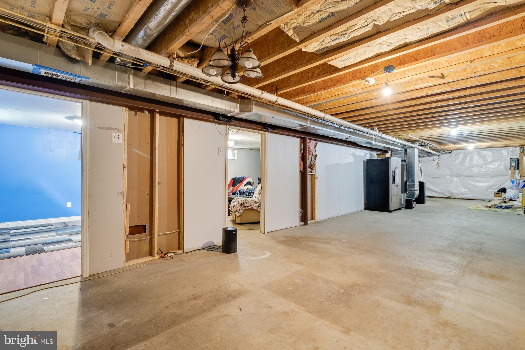BROOK HOLLAND ESTATES - Residential