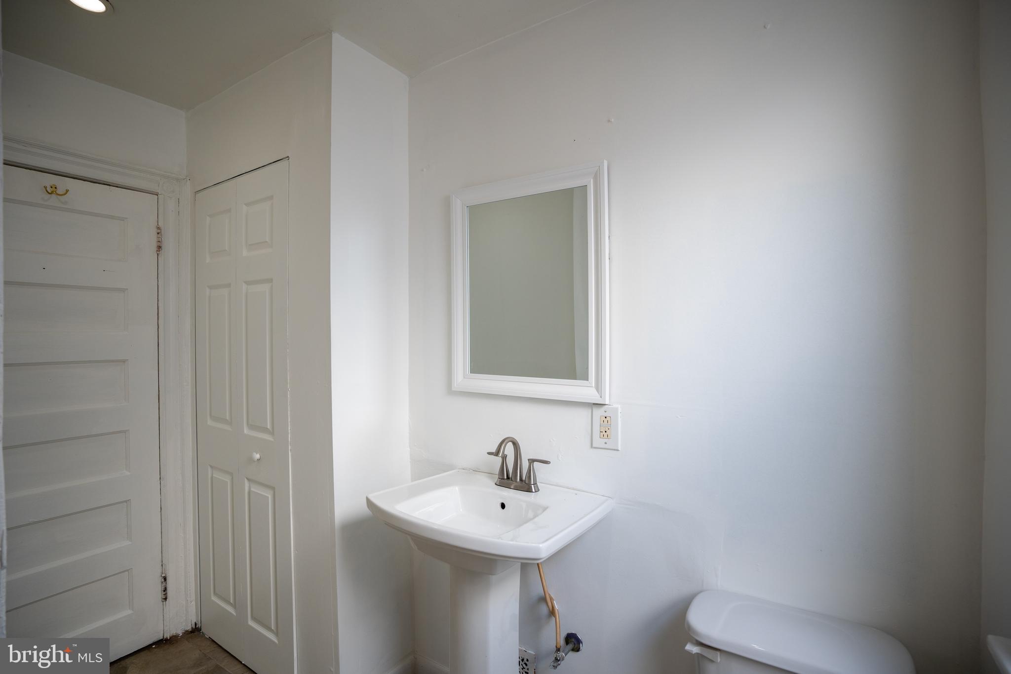 PHILADELPHIA (WEST) - Residential Lease