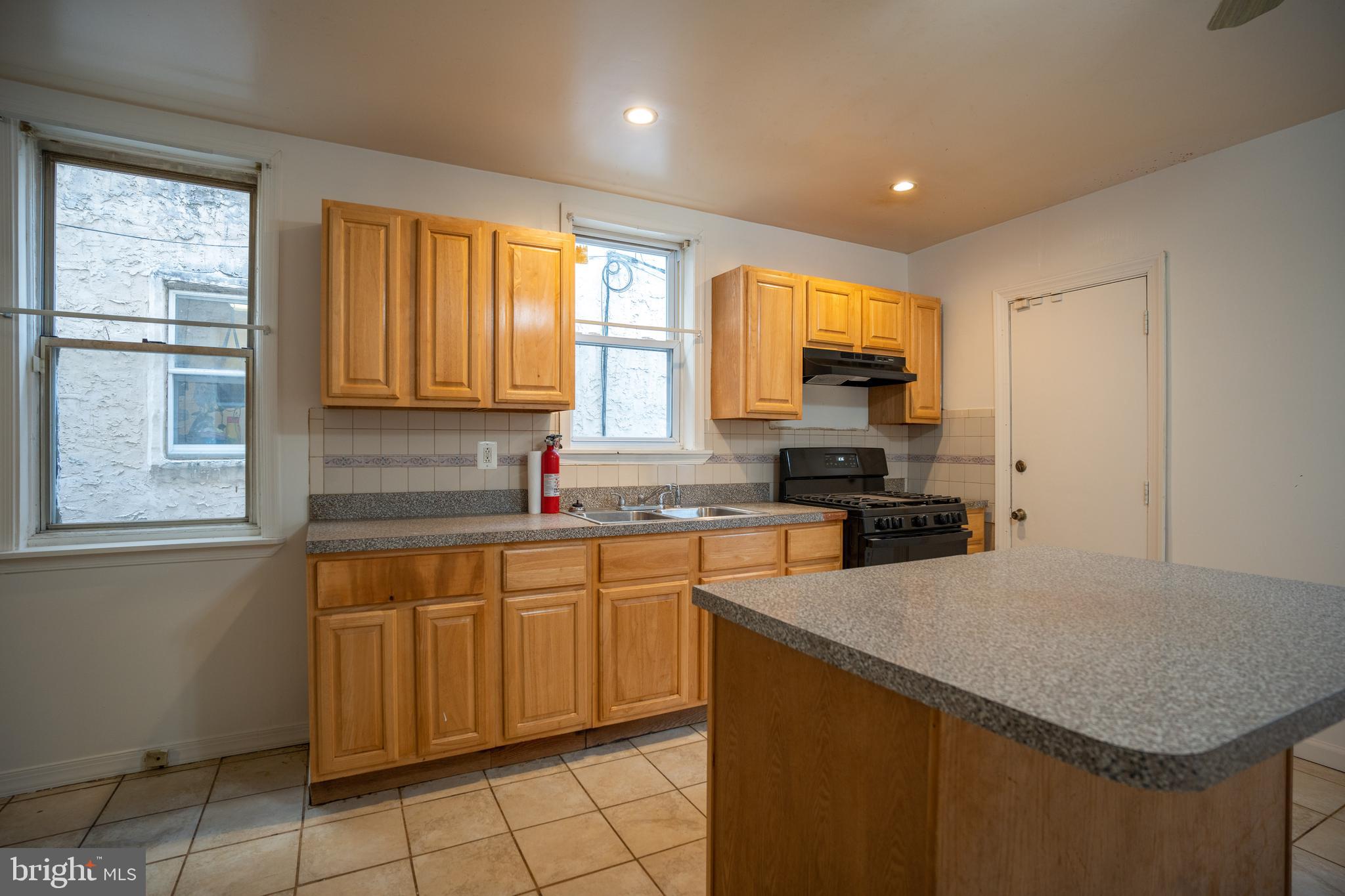 PHILADELPHIA (WEST) - Residential Lease