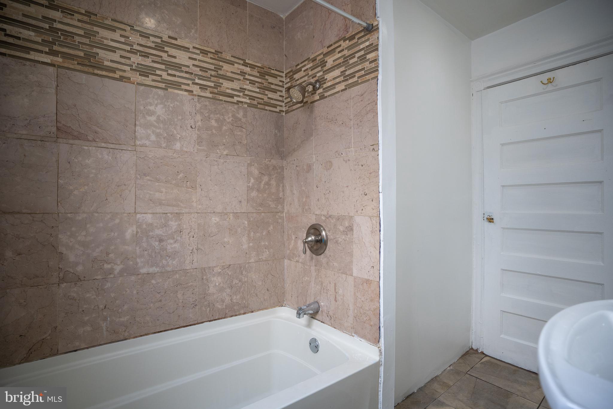 PHILADELPHIA (WEST) - Residential Lease