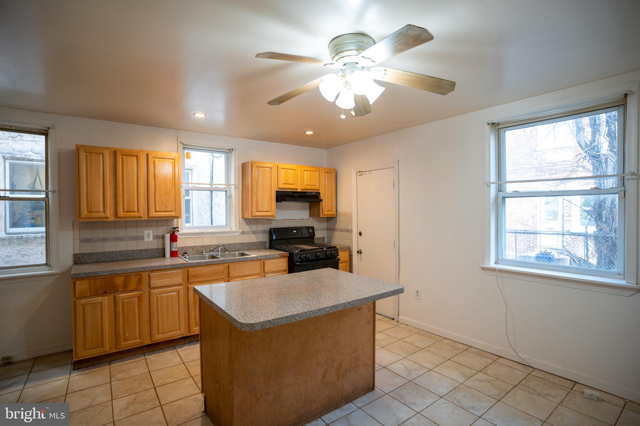 PHILADELPHIA (WEST) - Residential Lease