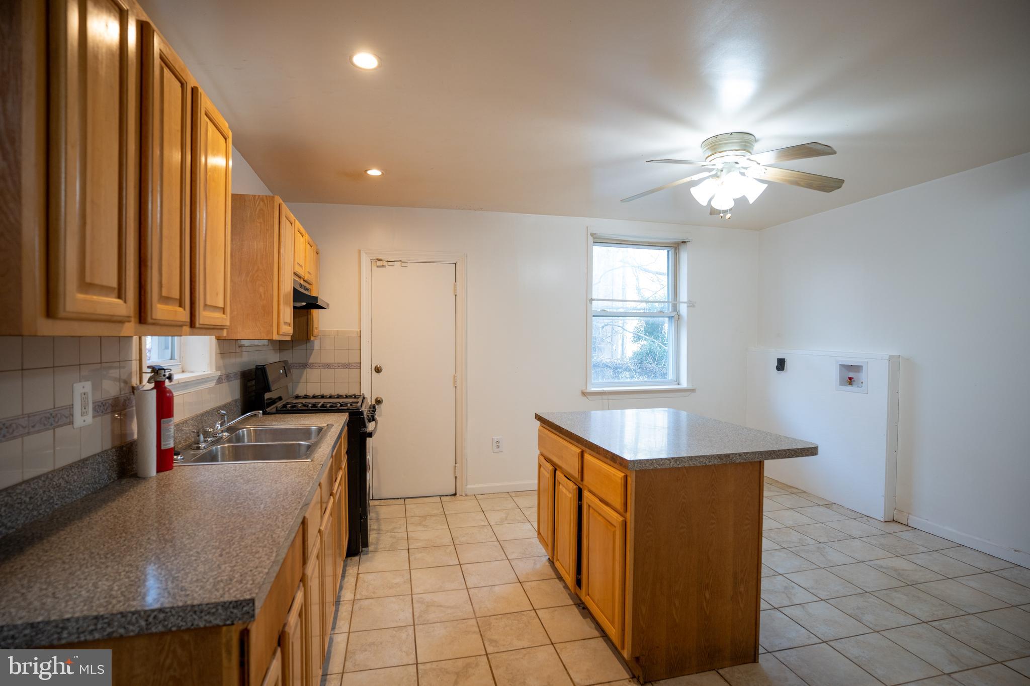 PHILADELPHIA (WEST) - Residential Lease