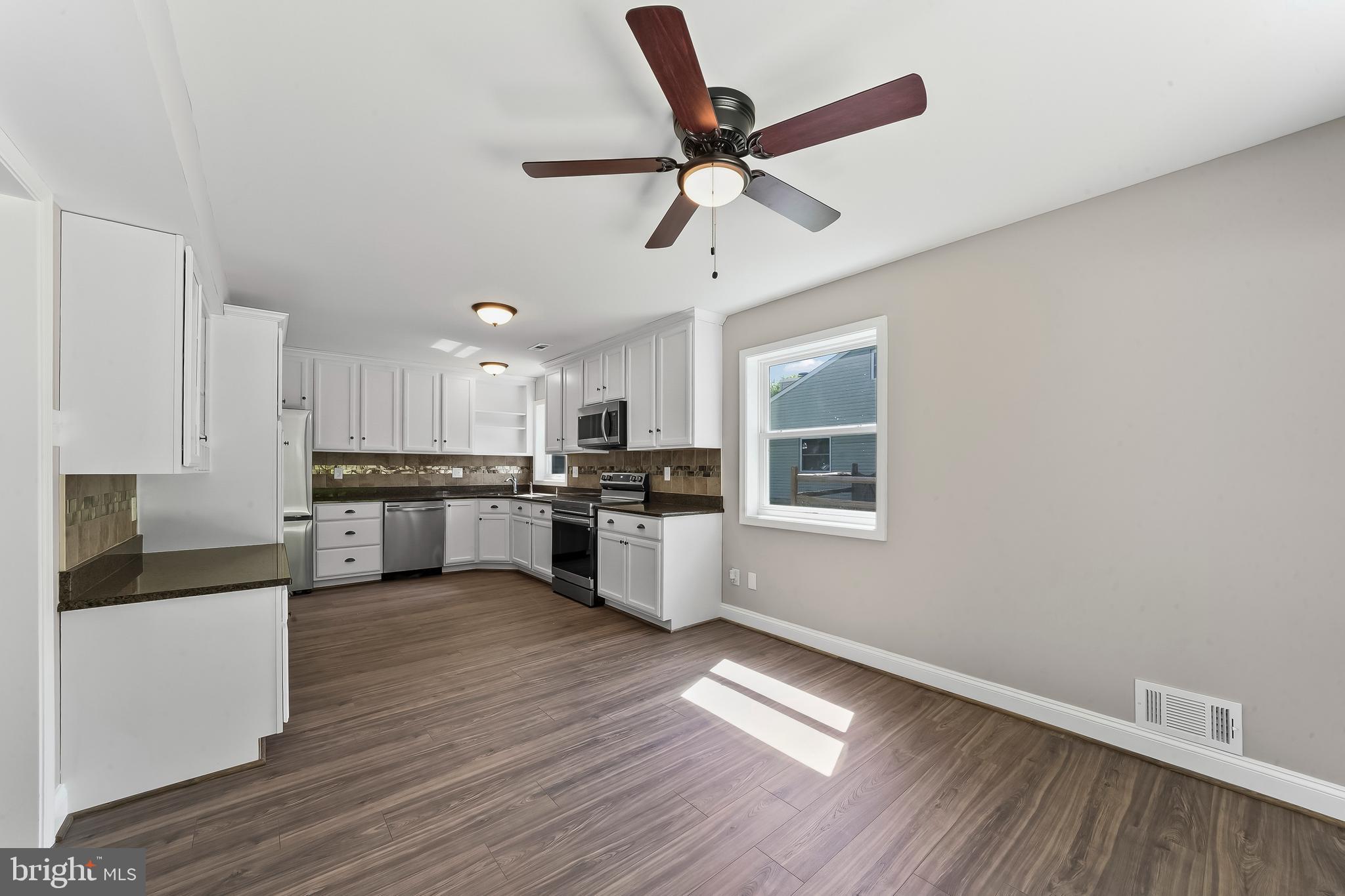 WRANGLE HILL ESTATES - Residential