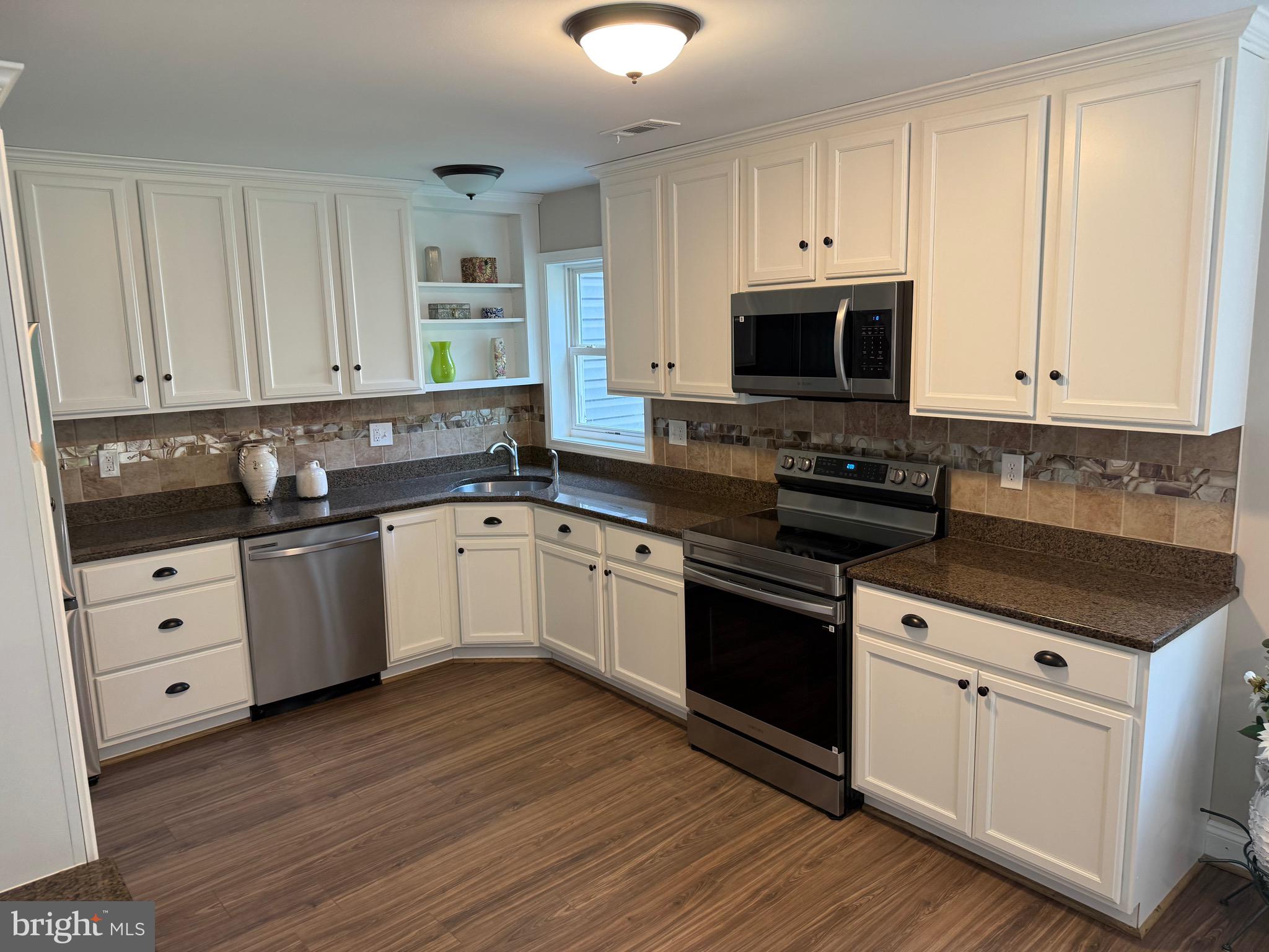 WRANGLE HILL ESTATES - Residential