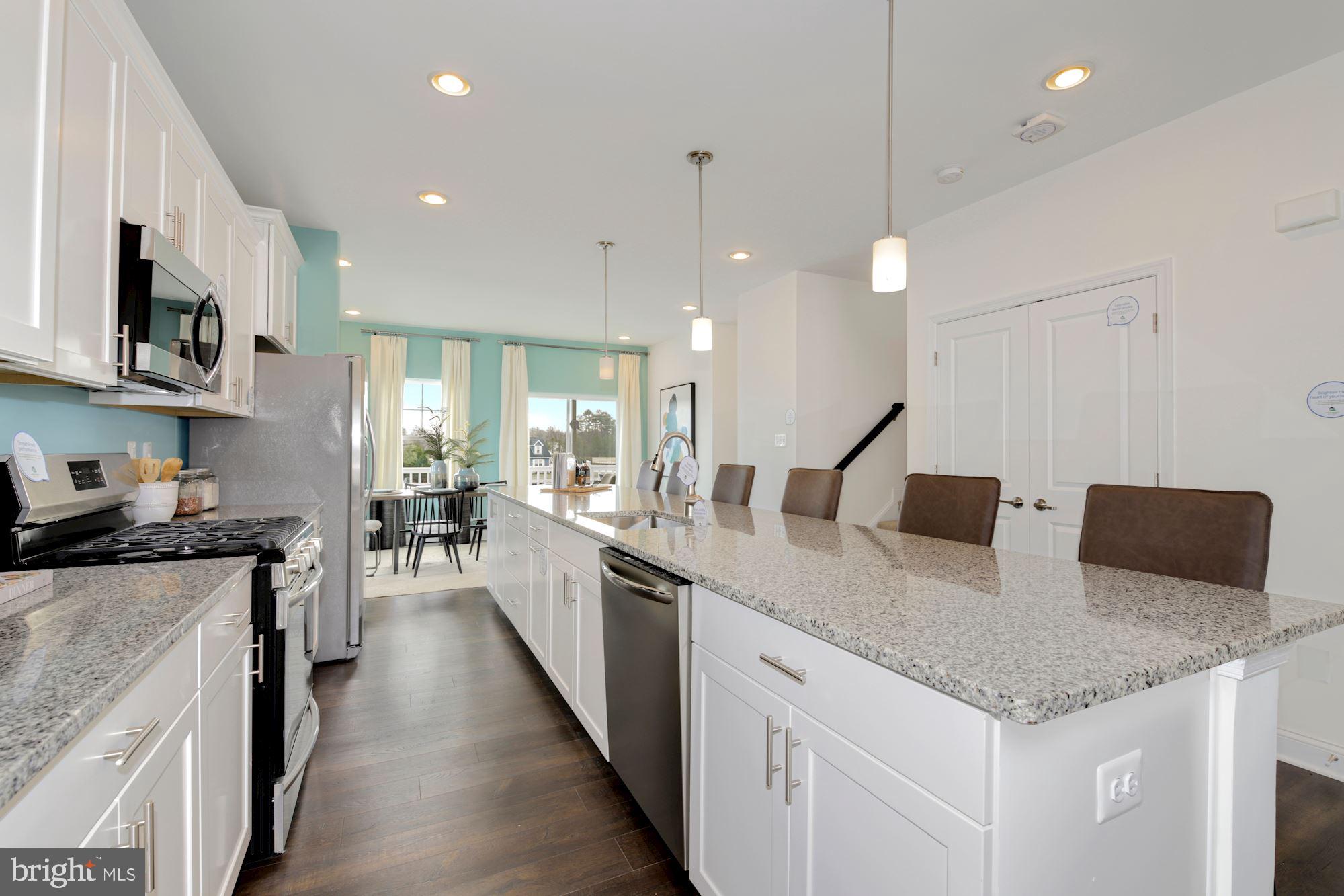 PLANTATION LAKES - Residential