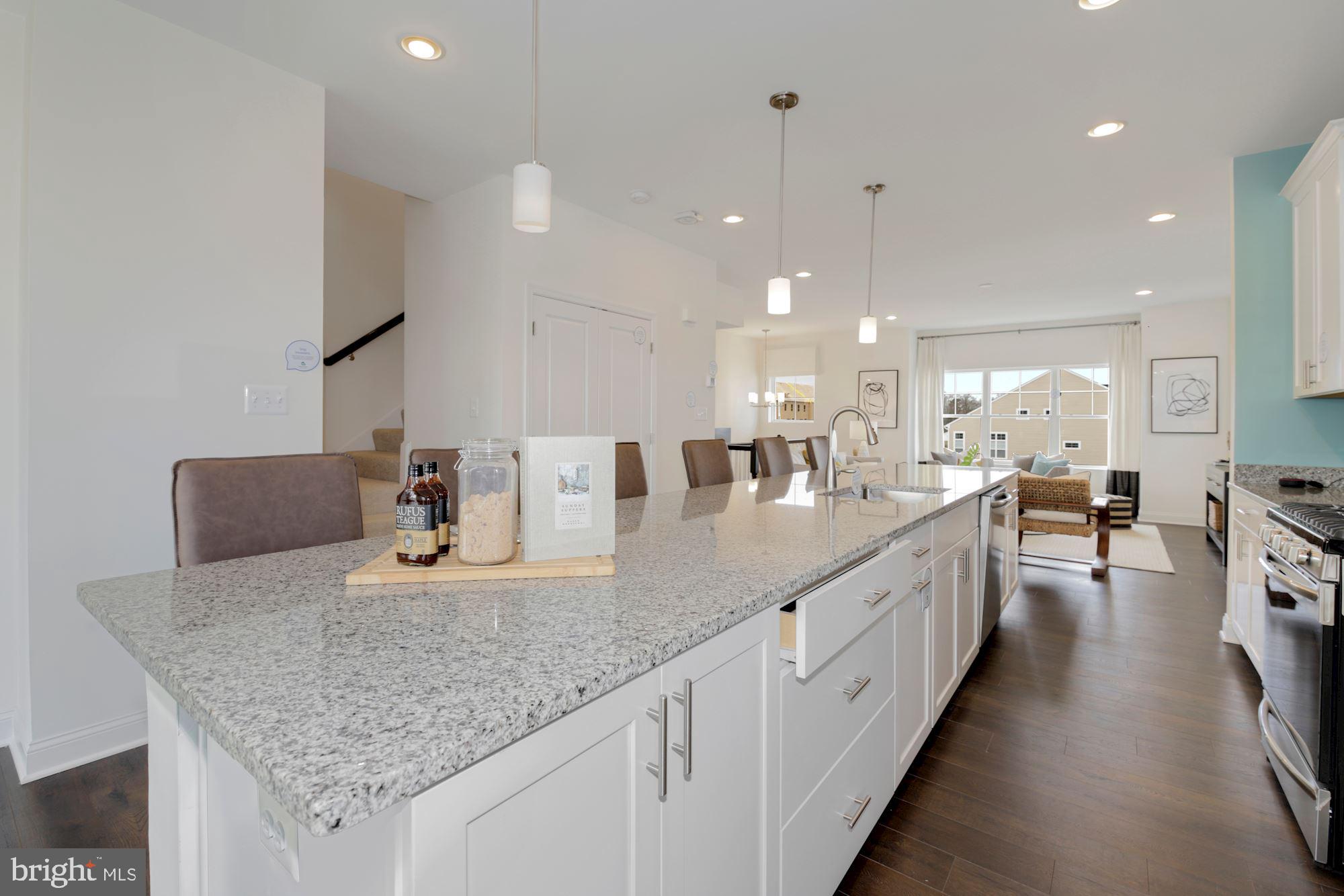 PLANTATION LAKES - Residential
