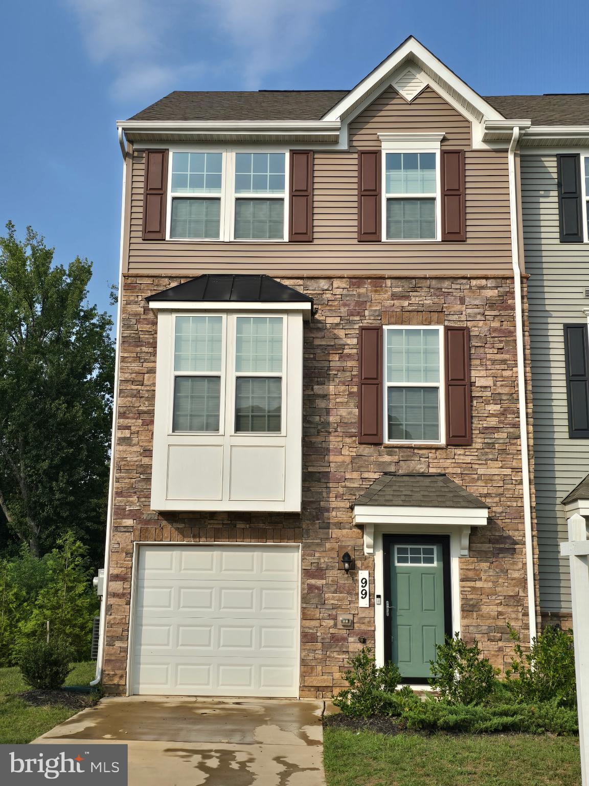 ANCHOR POINT - Residential