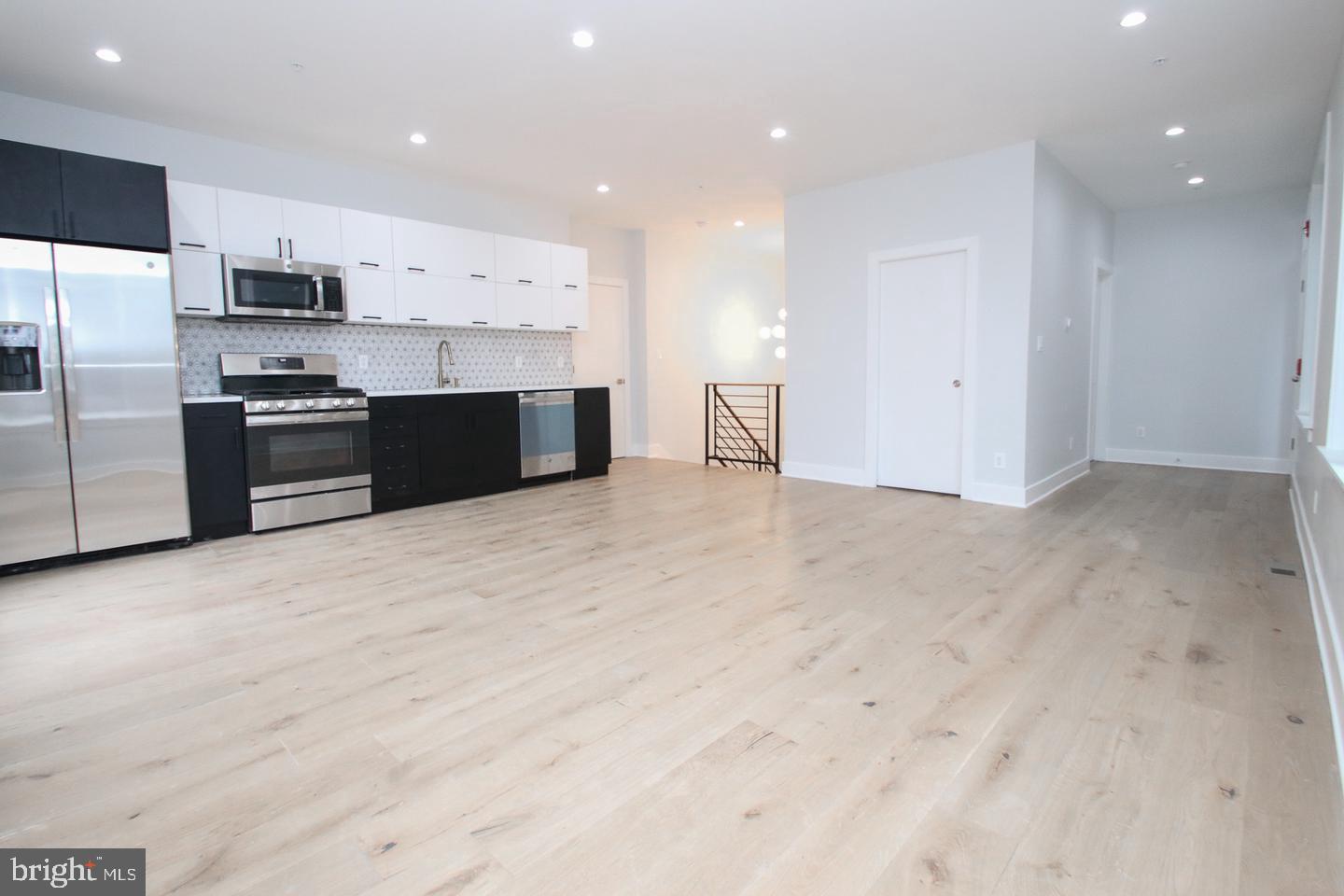 FAIRMOUNT - Residential Income