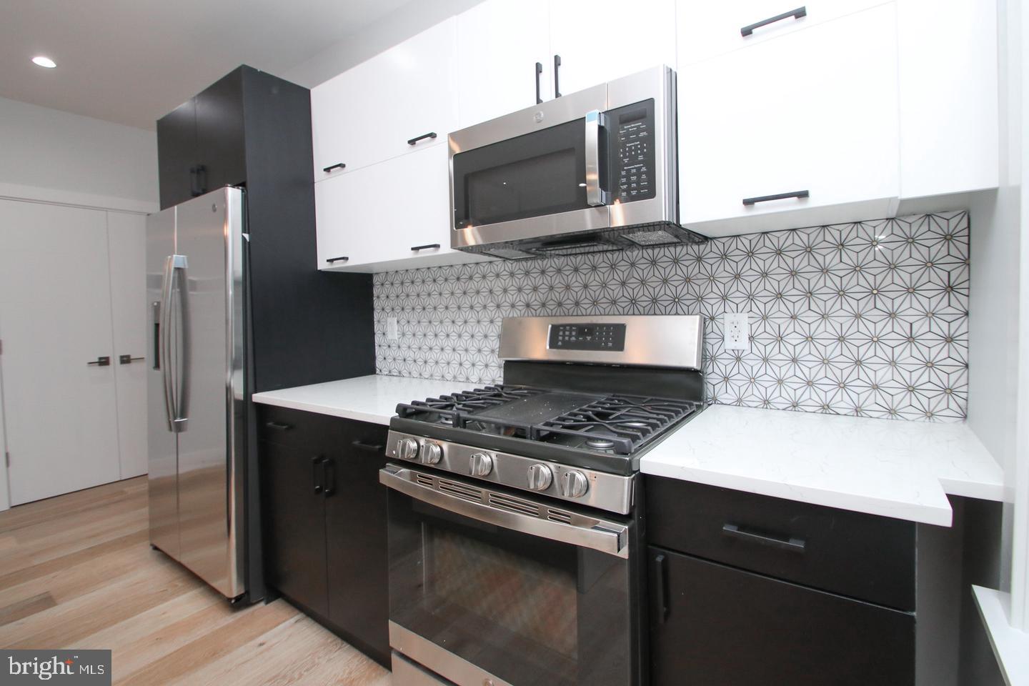 FAIRMOUNT - Residential Income