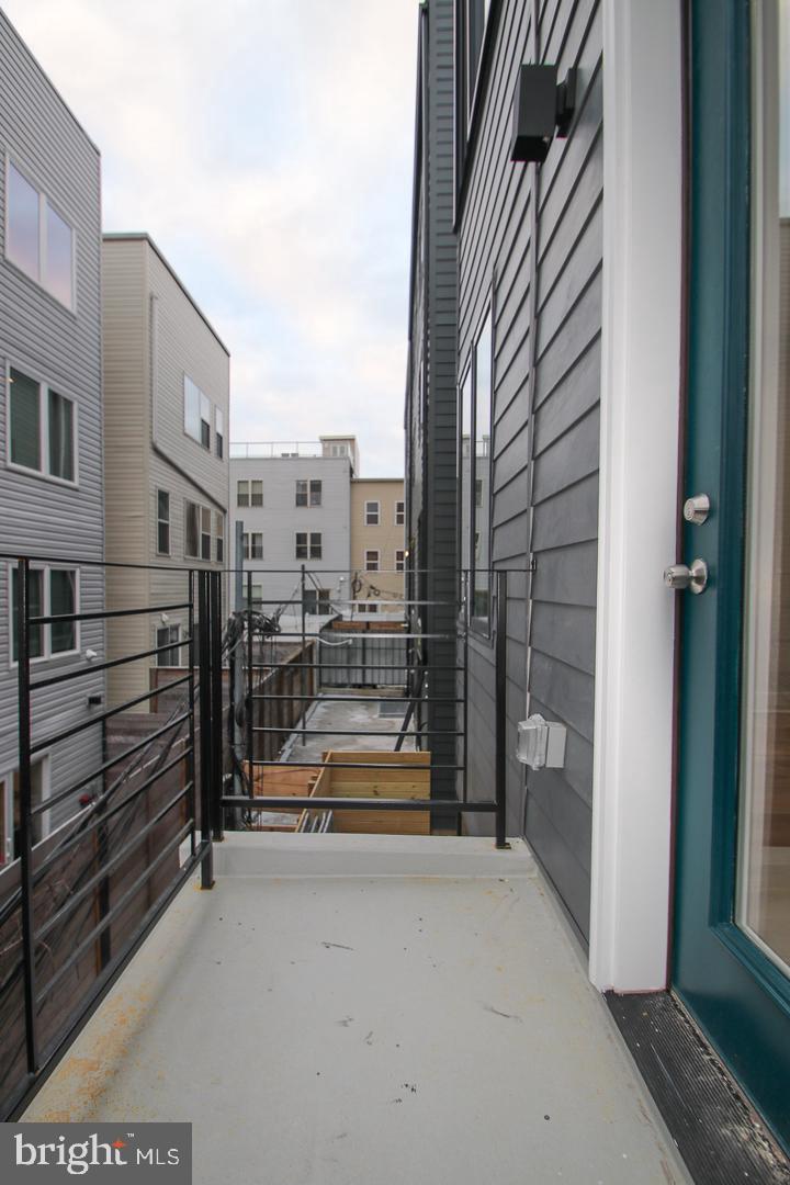 FAIRMOUNT - Residential Income