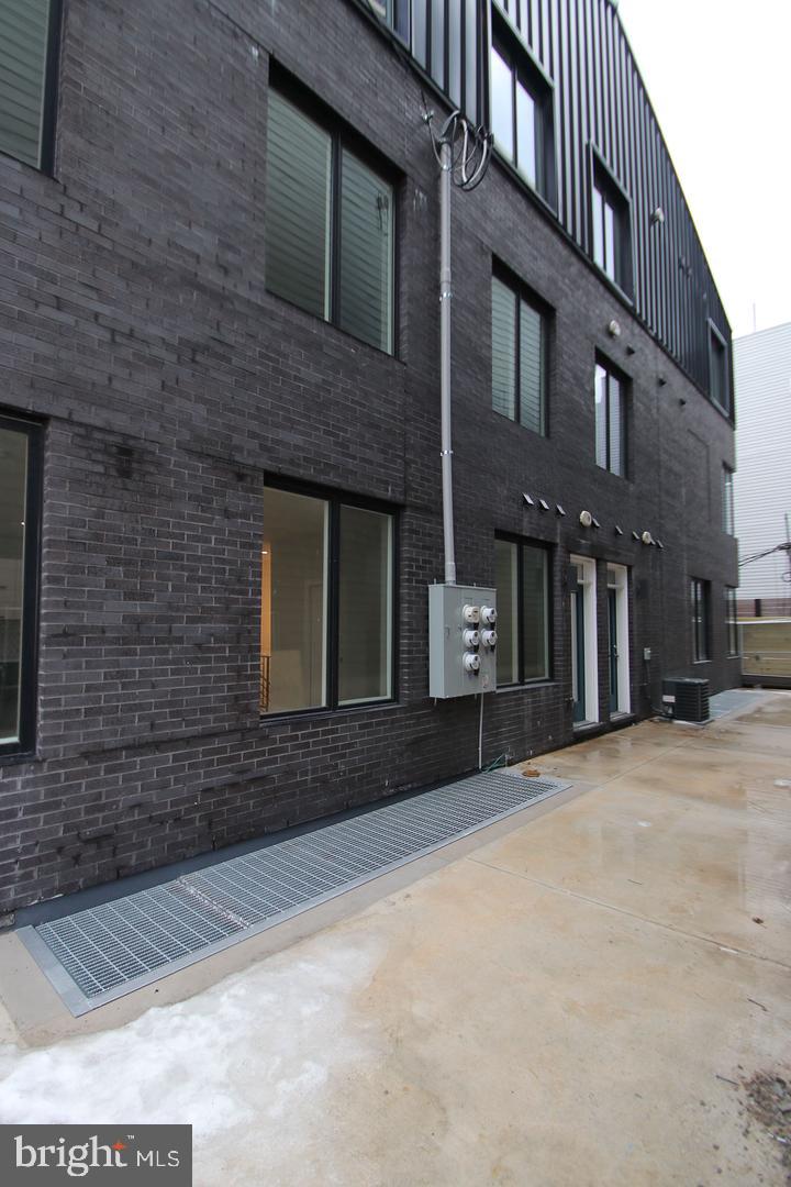 FAIRMOUNT - Residential Income