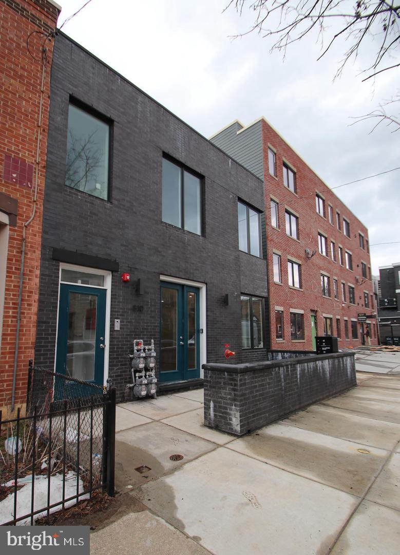 FAIRMOUNT - Residential Income