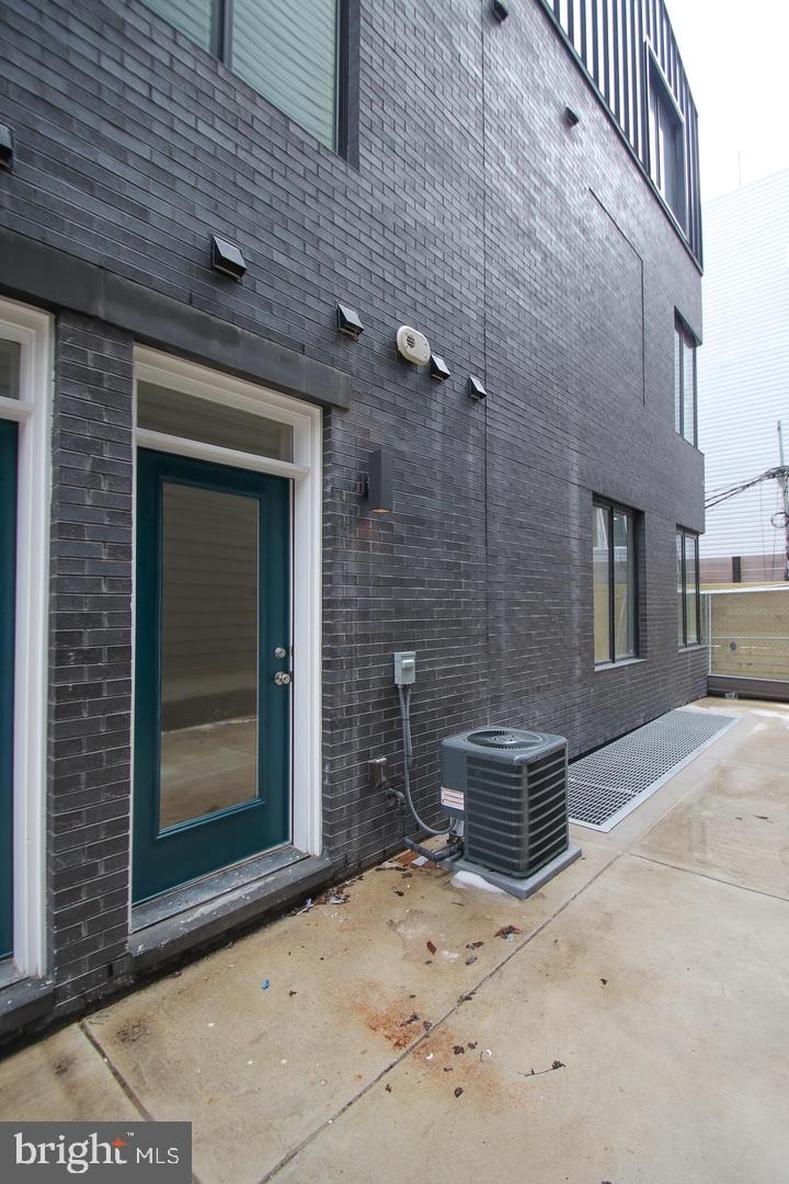 FAIRMOUNT - Residential Income