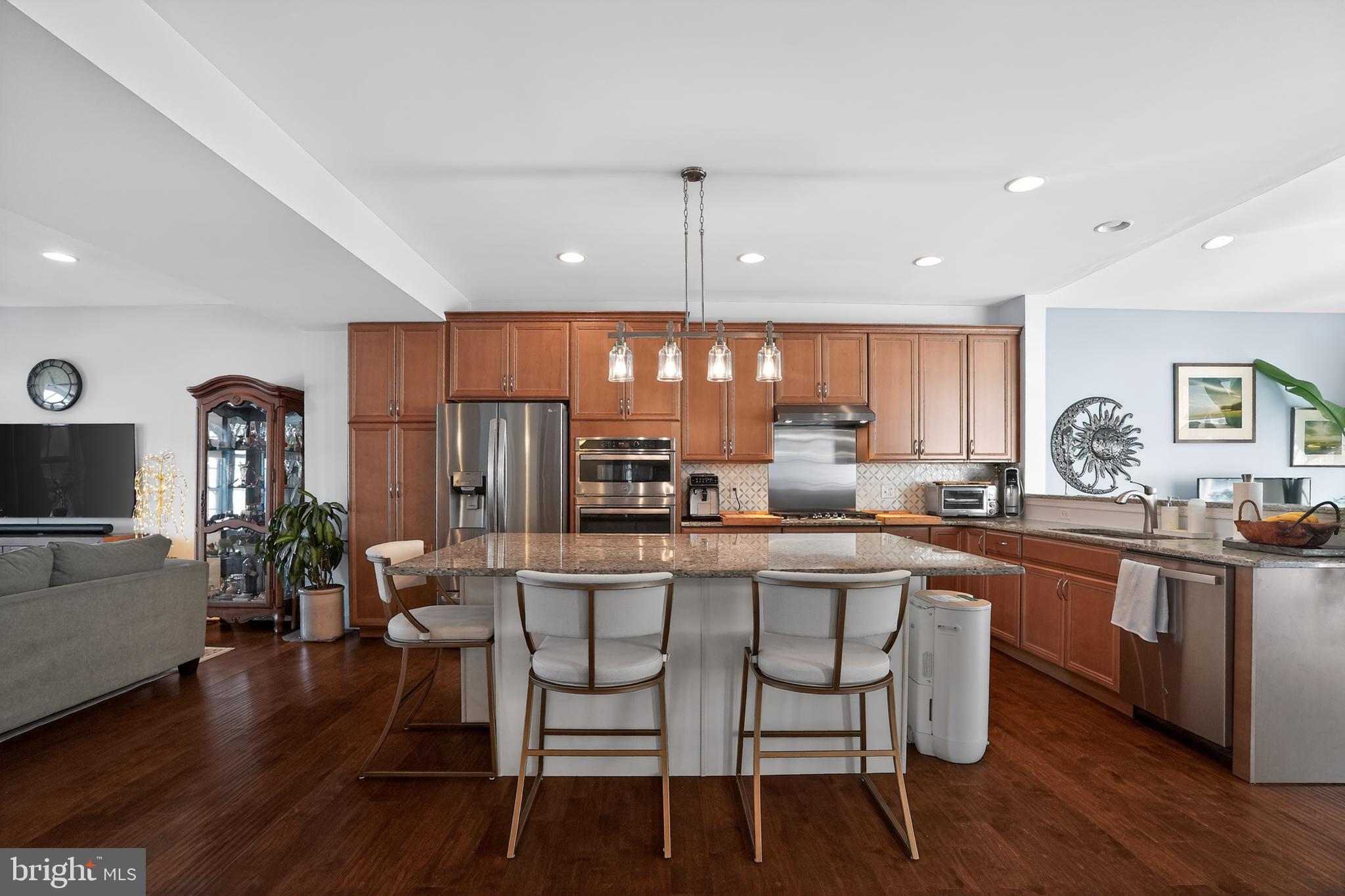 WESTHAMPTON - Residential