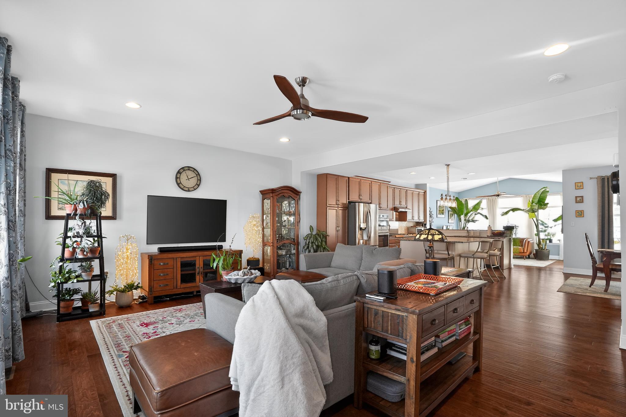 WESTHAMPTON - Residential