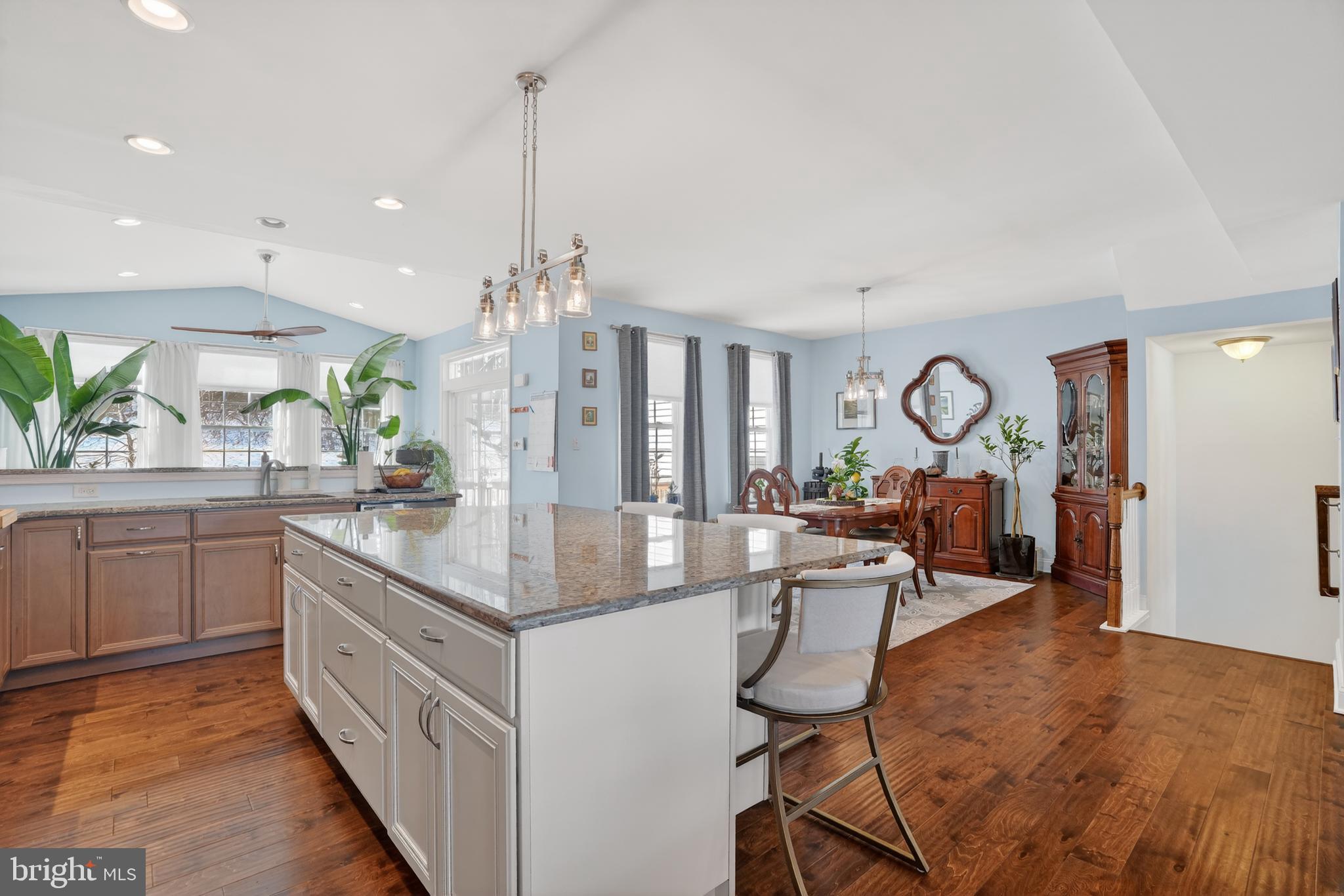 WESTHAMPTON - Residential