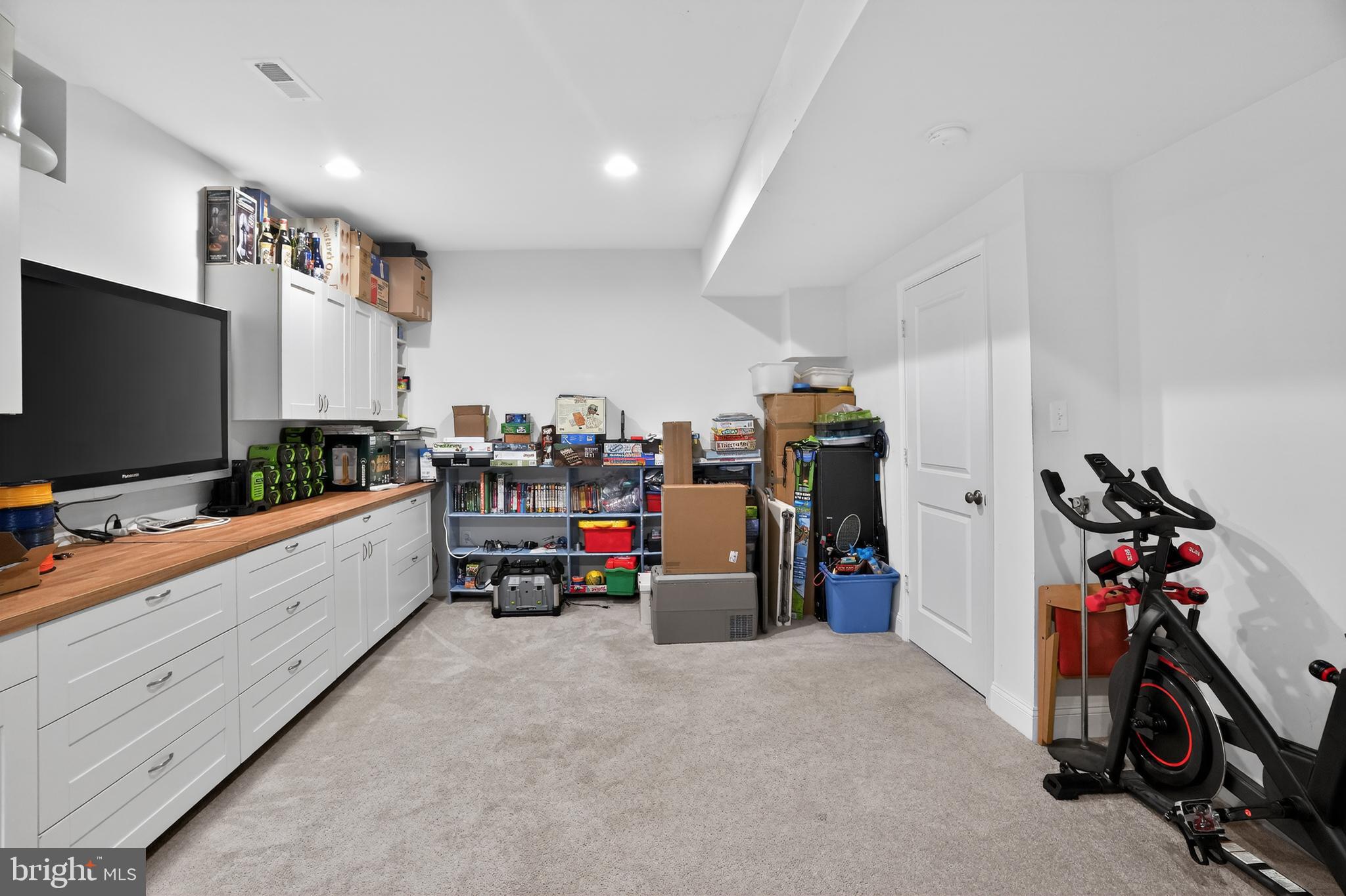 WESTHAMPTON - Residential
