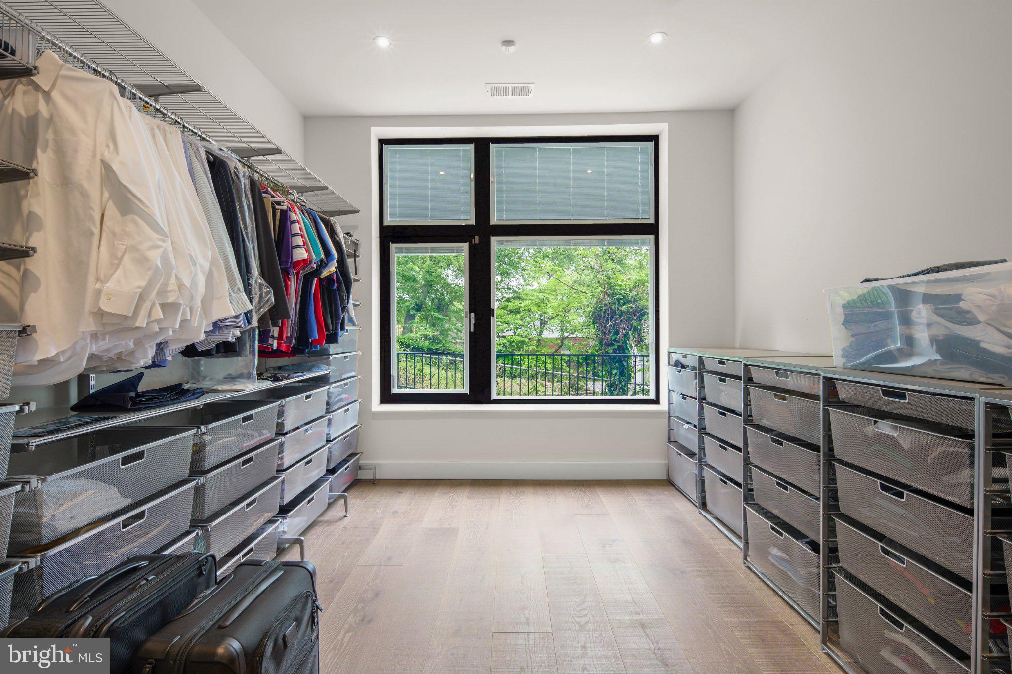 PIMMIT HILLS - Residential