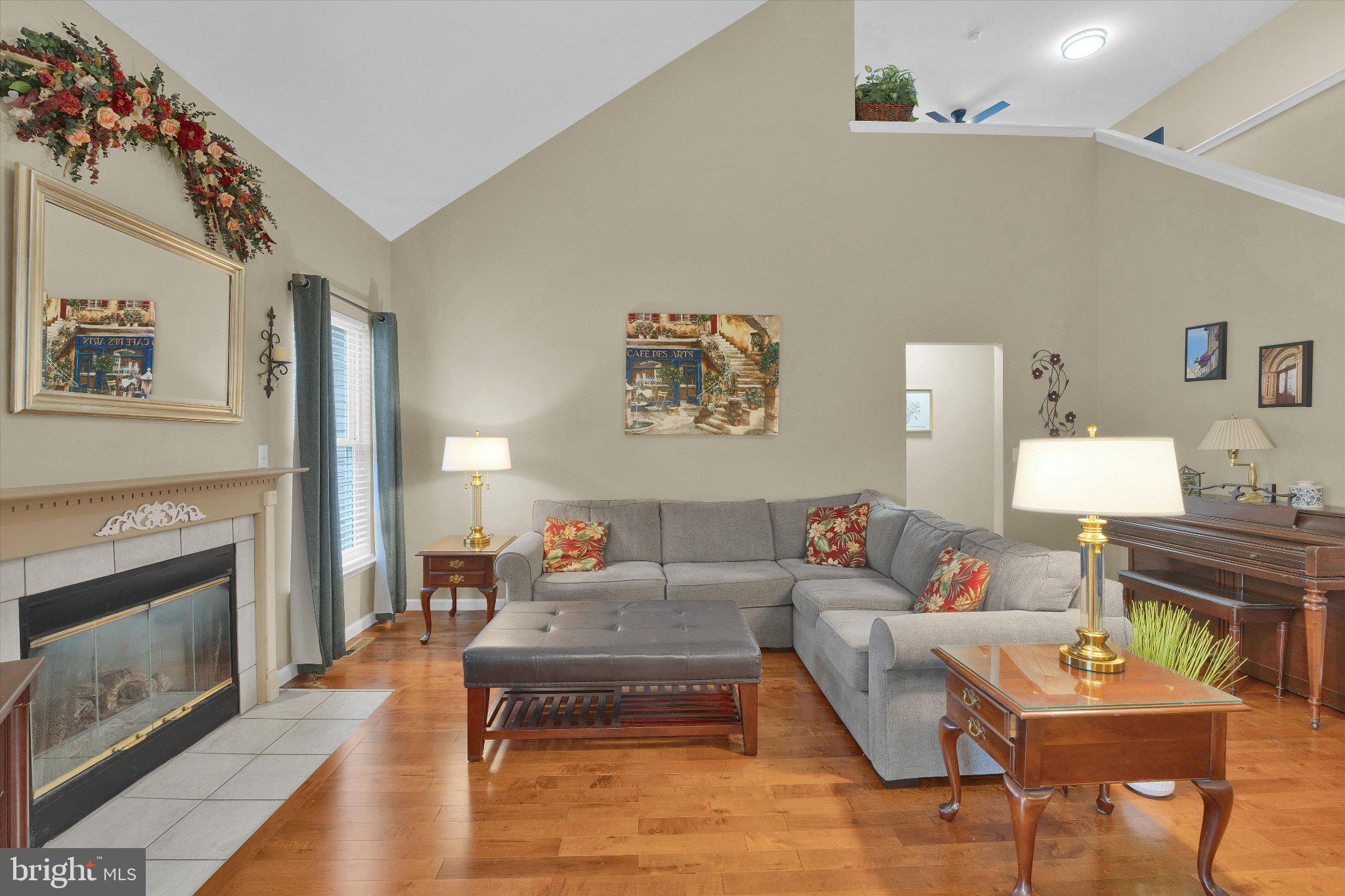 ROLLING MEADOWS - Residential