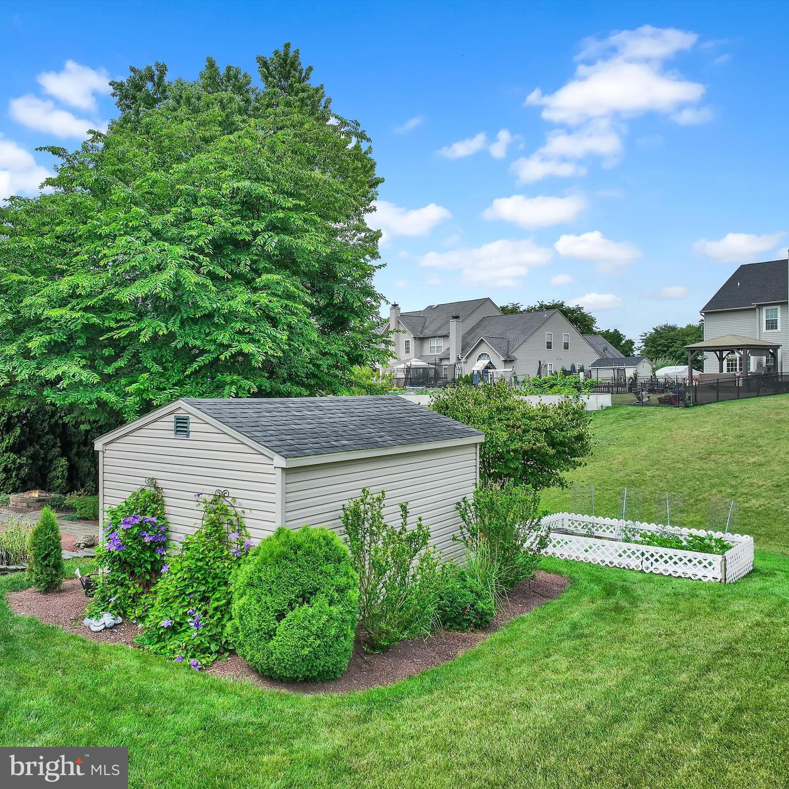 ROLLING MEADOWS - Residential