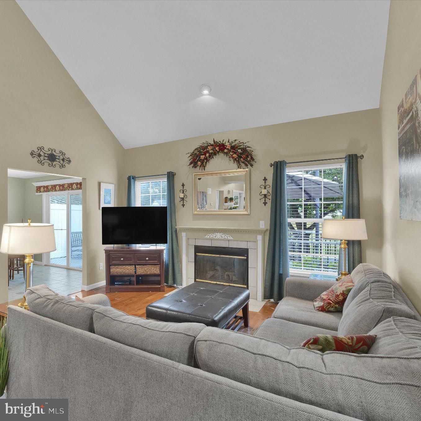 ROLLING MEADOWS - Residential