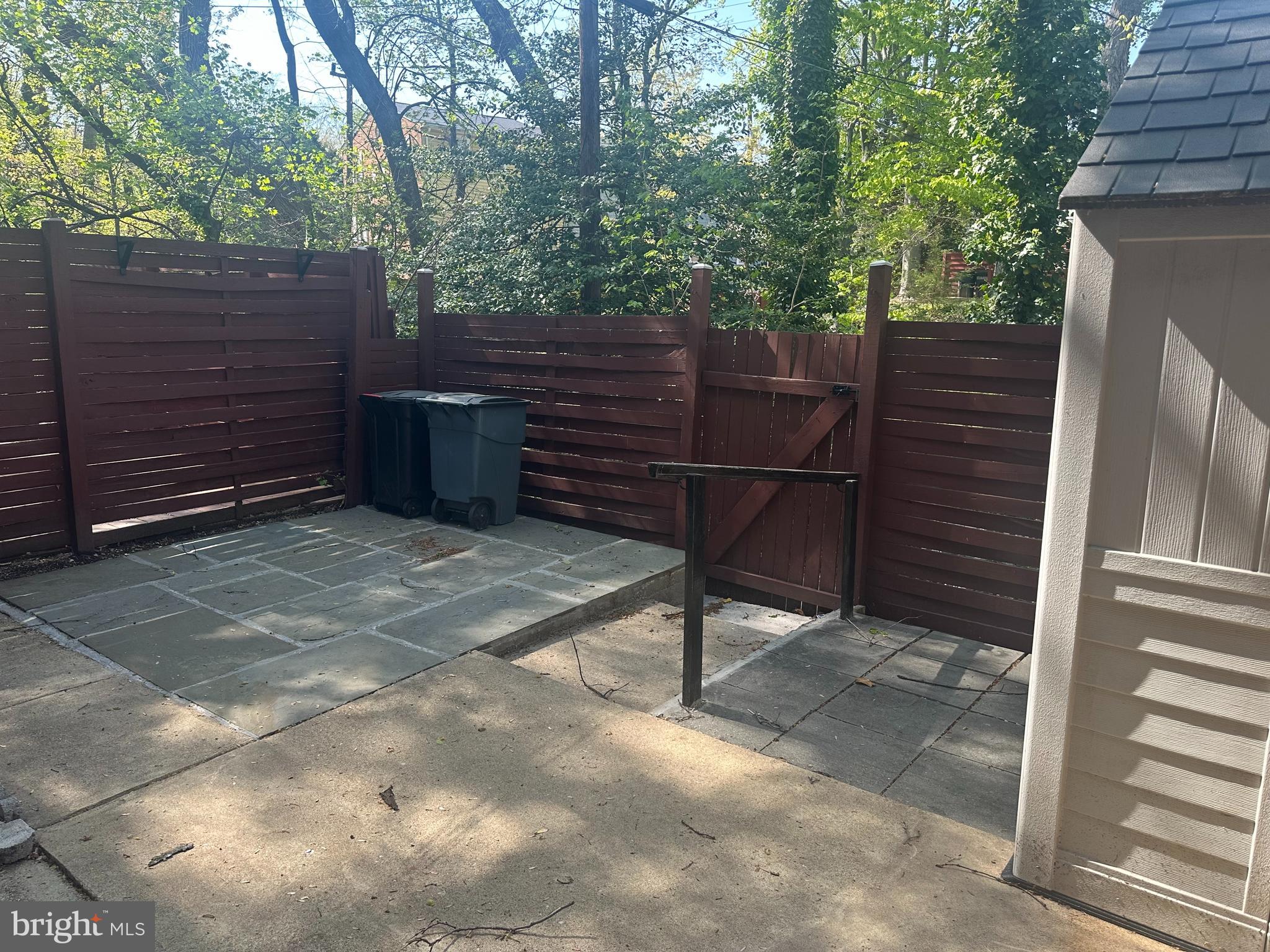 GREENWICH HILL - Residential Lease