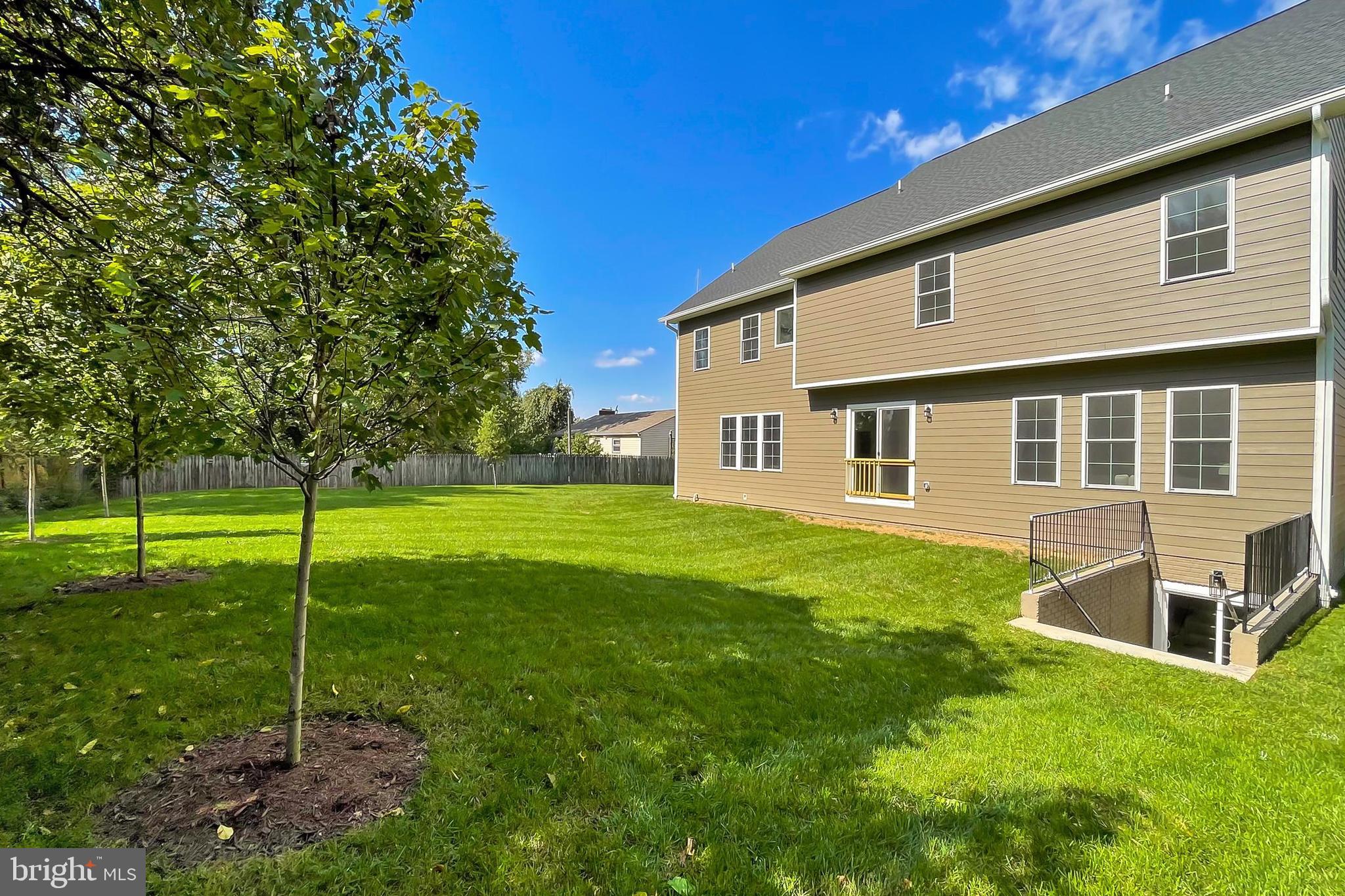 NEAR FALLS CHURCH - Residential