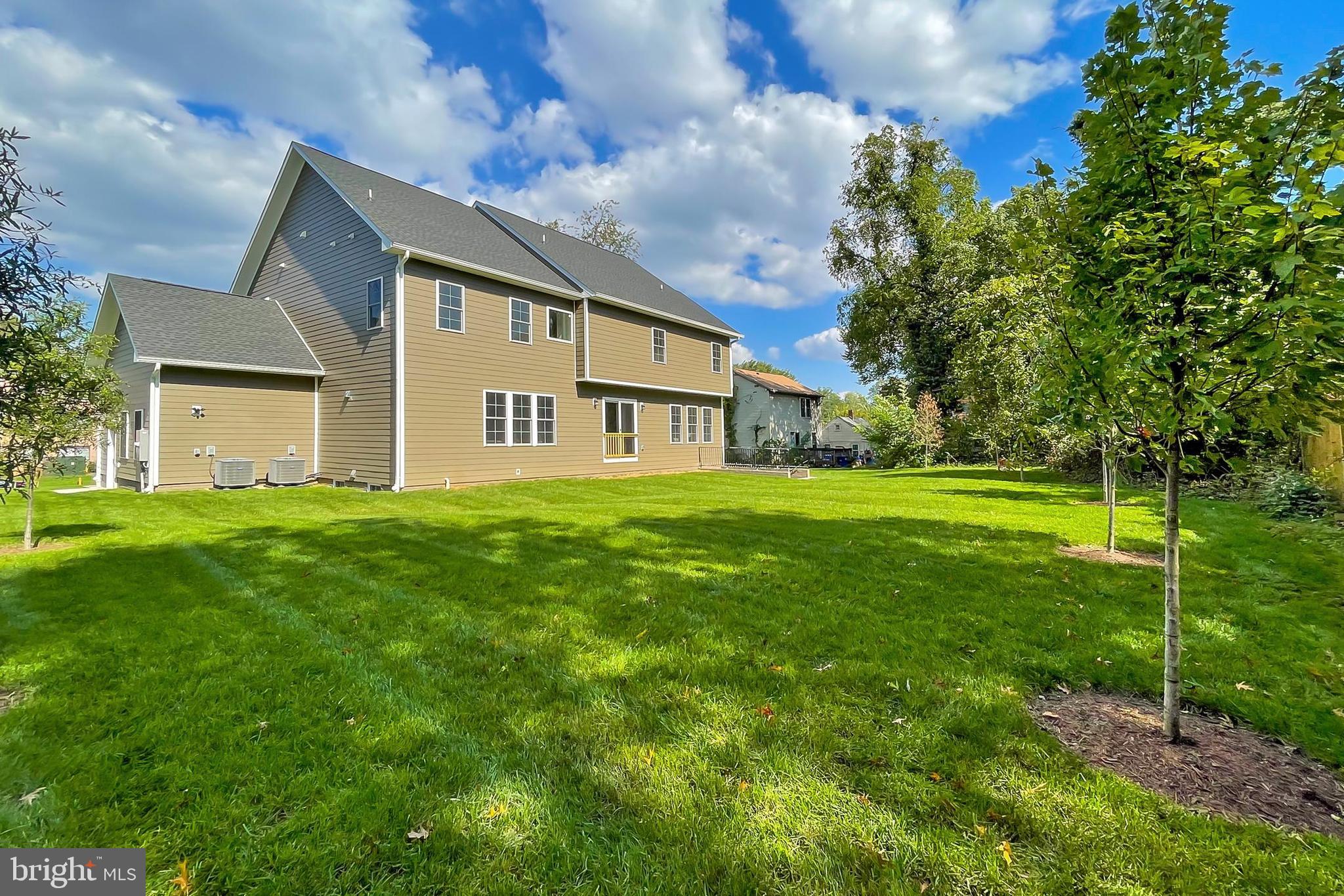 NEAR FALLS CHURCH - Residential