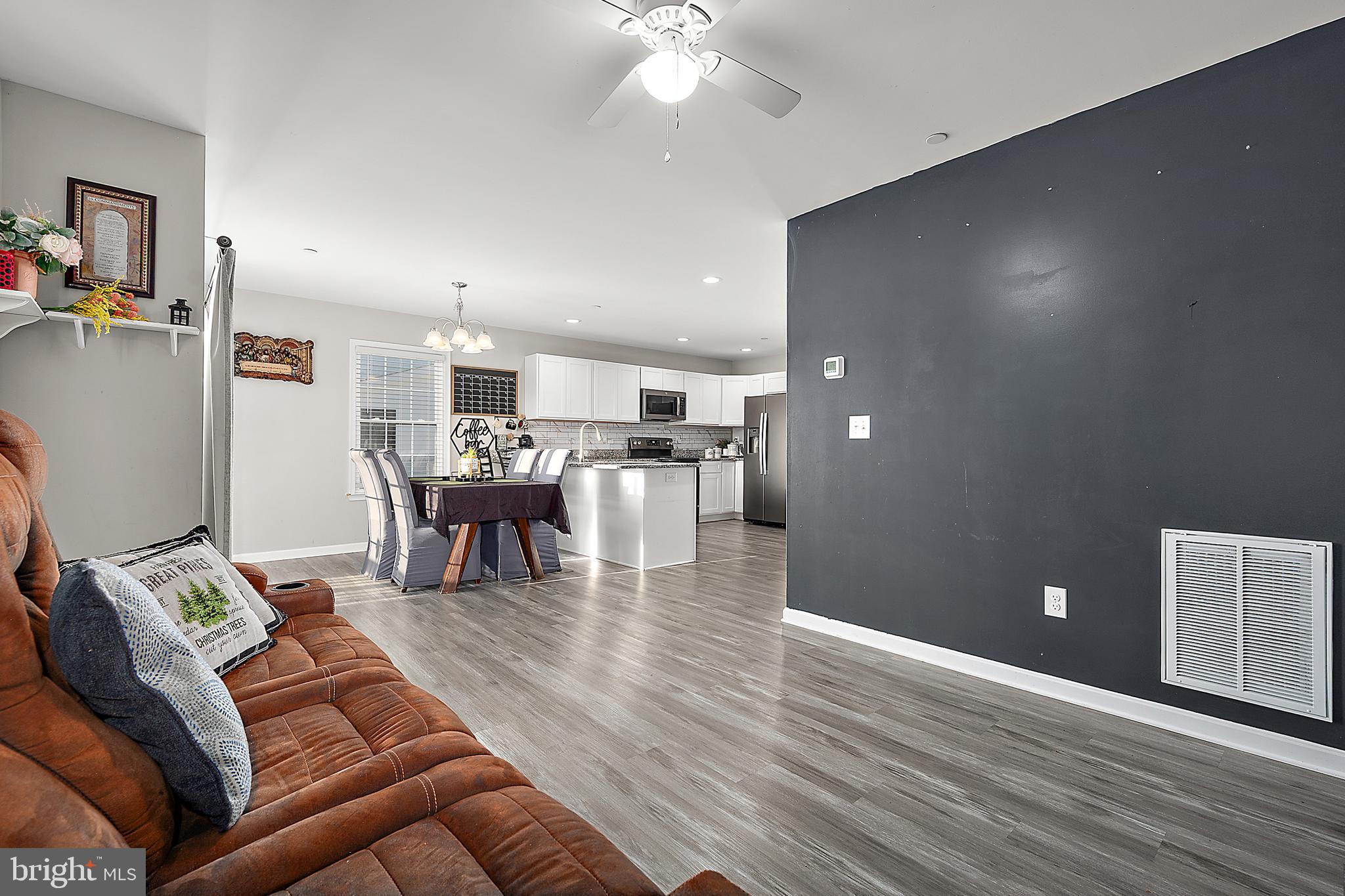 WOODLAND MANOR - Residential