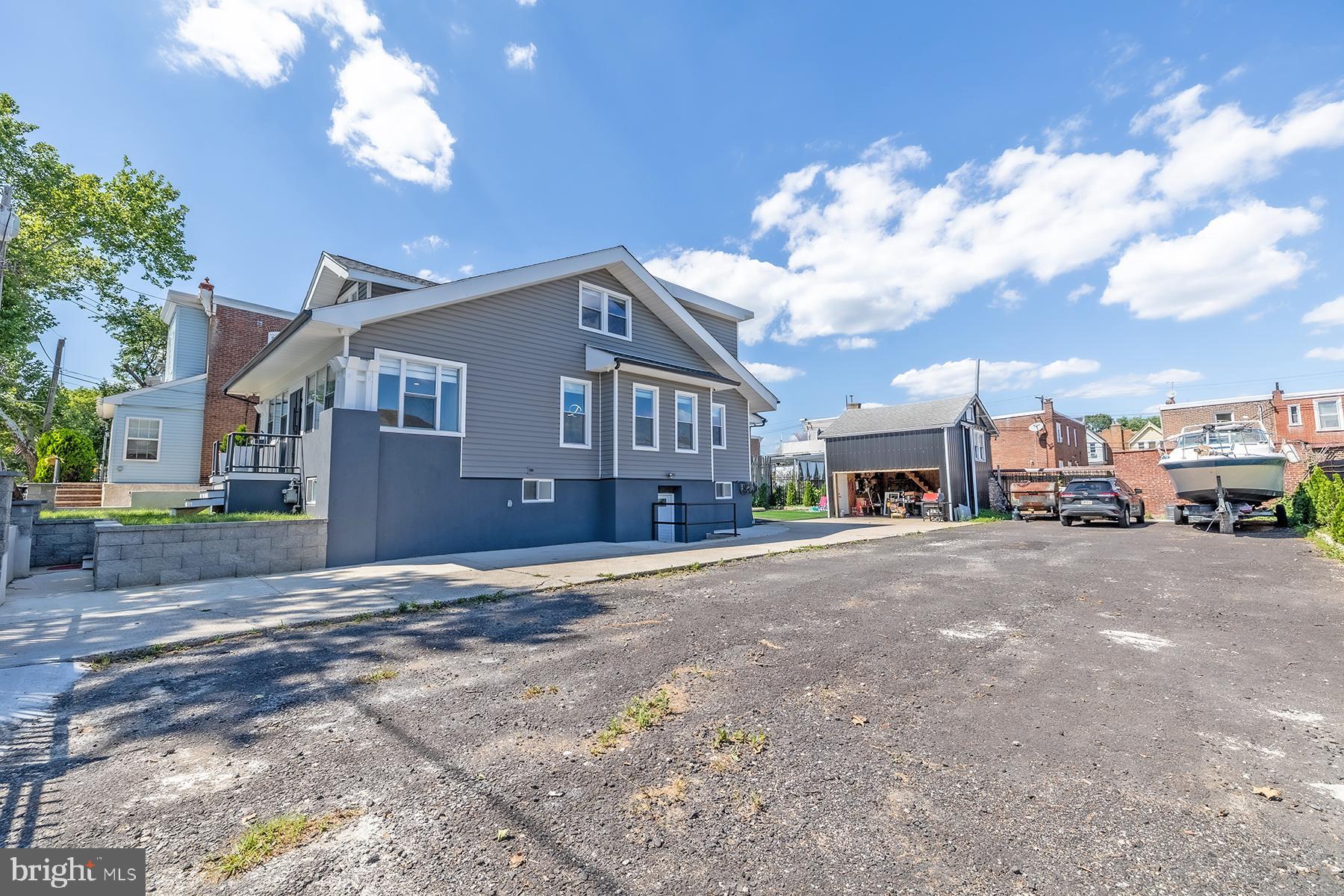 LAWNDALE - Residential
